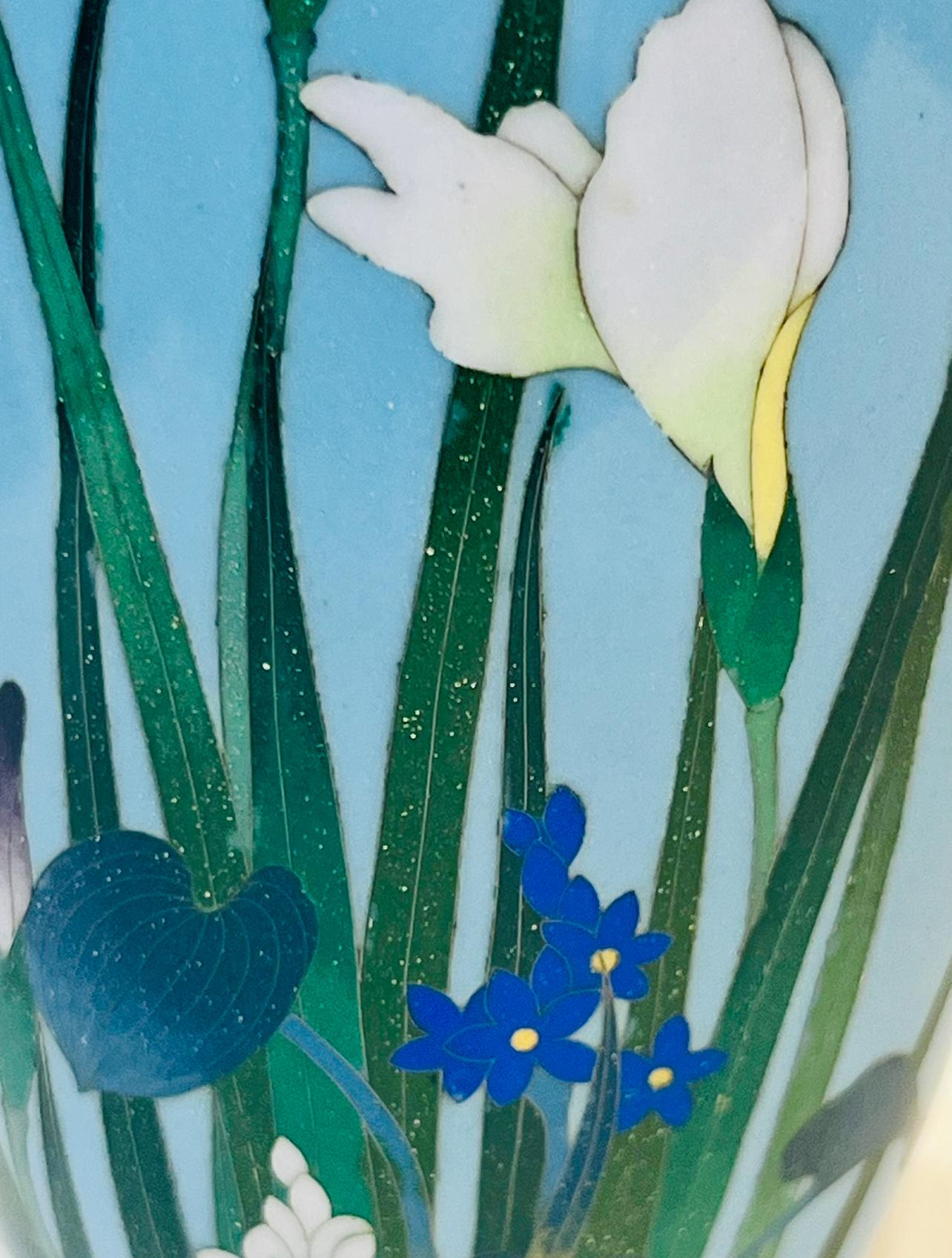 A Fine Japanese Cloisonné Enamel Vase with Irises. Meiji period For Sale 6