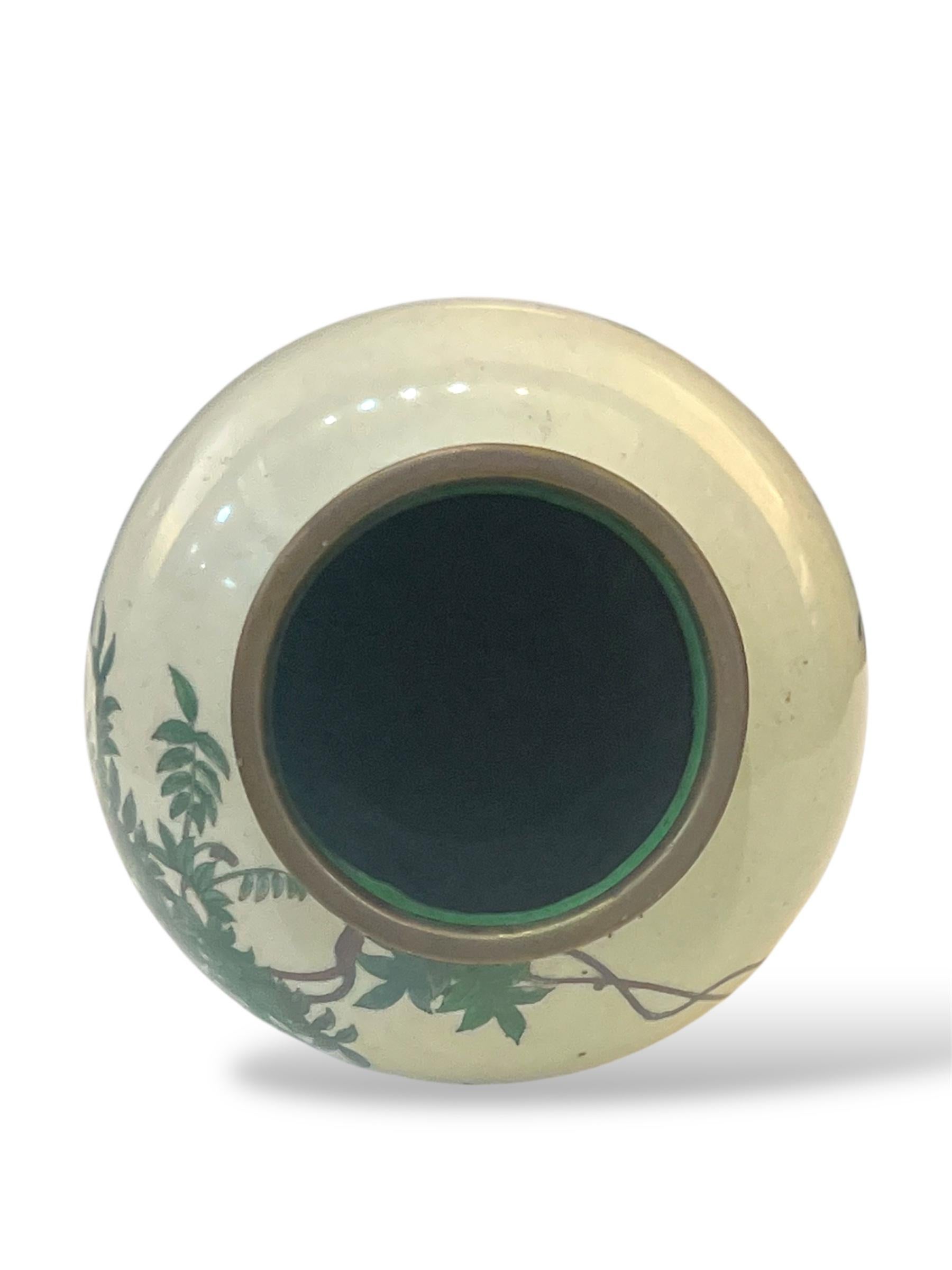 A Fine Japanese Cloisonné Enamel Vase with Swallows and Wisteria, Signed Goto For Sale 5