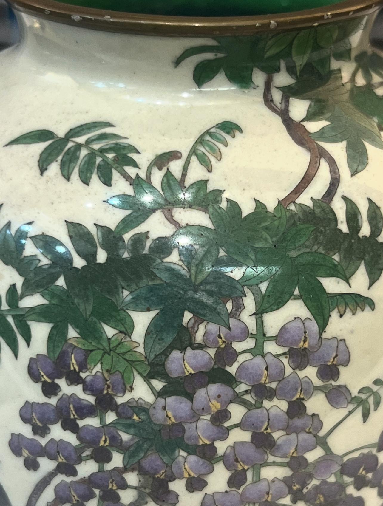A Fine Japanese Cloisonné Enamel Vase with Swallows and Wisteria, Signed Goto For Sale 6
