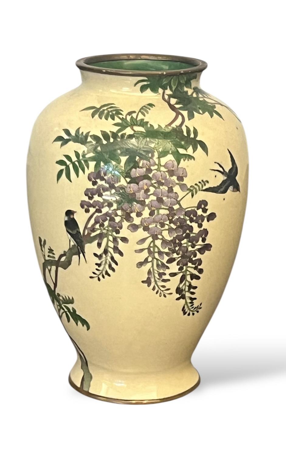 A Fine Japanese Cloisonné Enamel Vase with Swallows and Wisteria, Signed Goto For Sale 10