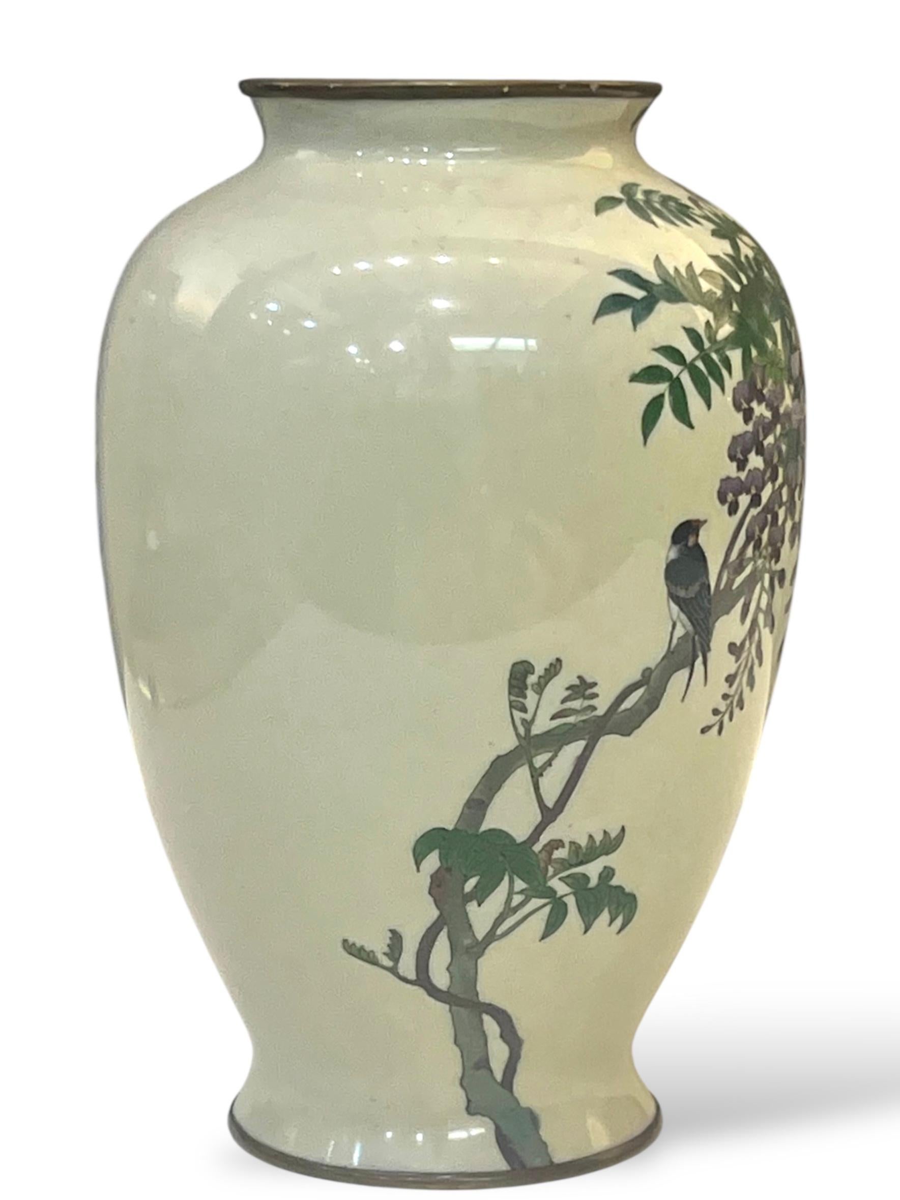 A Fine Japanese Cloisonné Enamel Vase with Swallows and Wisteria, Signed Goto In Good Condition For Sale In London, GB