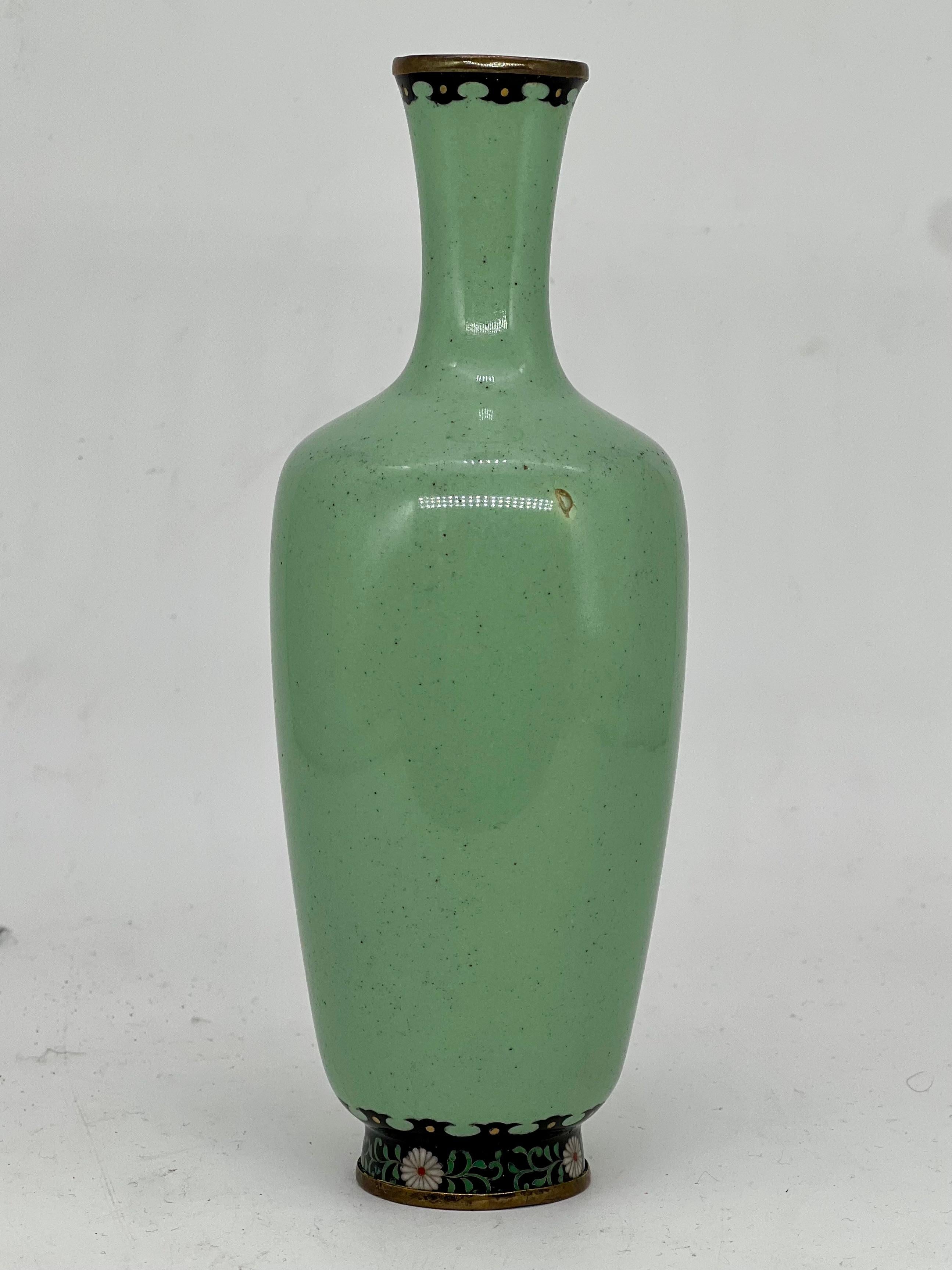Feine japanische Cloisonné-Emaille-Draht- und Wireless-Vase, Ando zugeschrieben. im Angebot 1