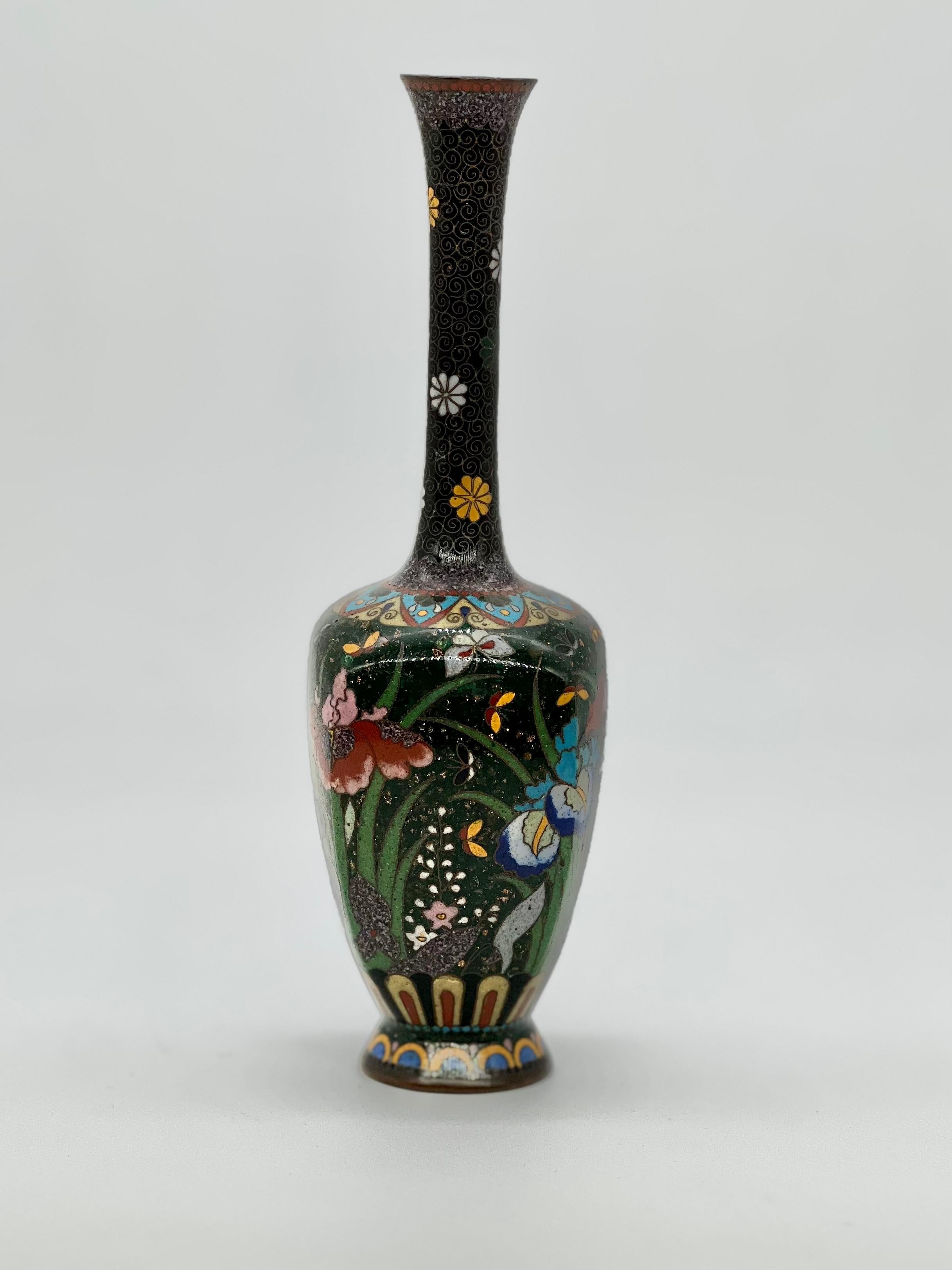 Fine Japanese Kyoto Shippo Cloisonne Enamel Vase, 19th C  In Good Condition For Sale In London, GB