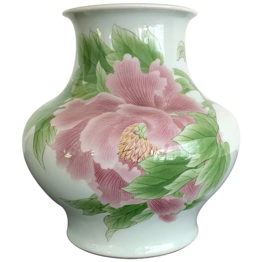 Fine Japanese Porcelain Vase by Makuzu Kozan Meiji Period
