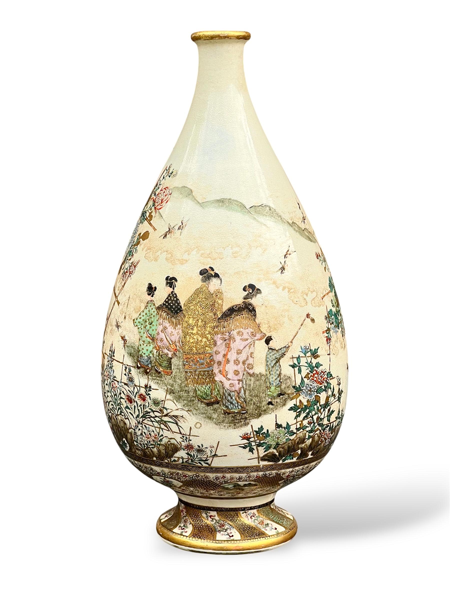 Peint à la main Un beau vase japonais Satsuma . Période Meiji. Kinkozan en vente