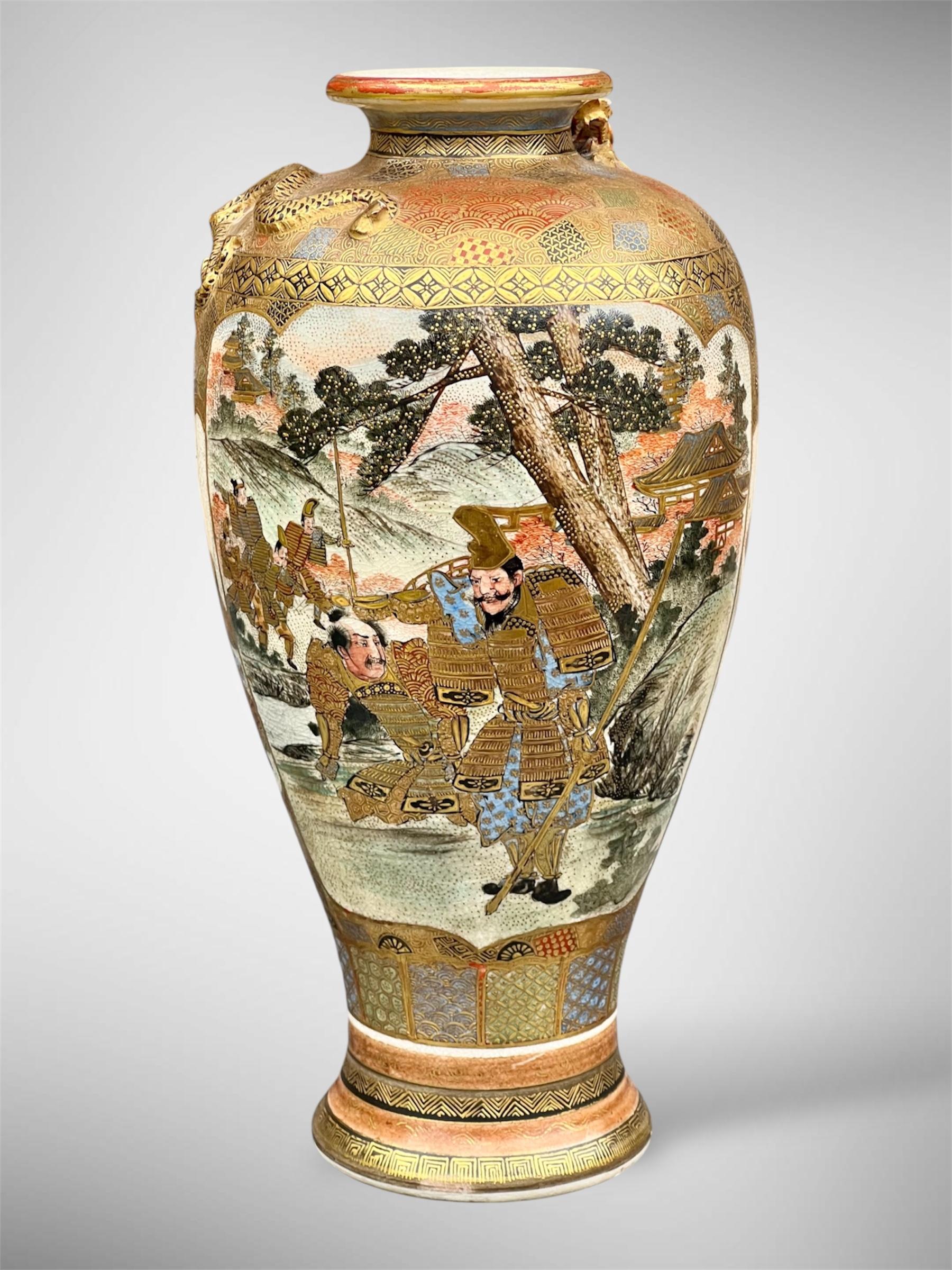Javanais Vase japonais Satsuma de grande qualité  Signé Ryuzan, Période Meiji en vente