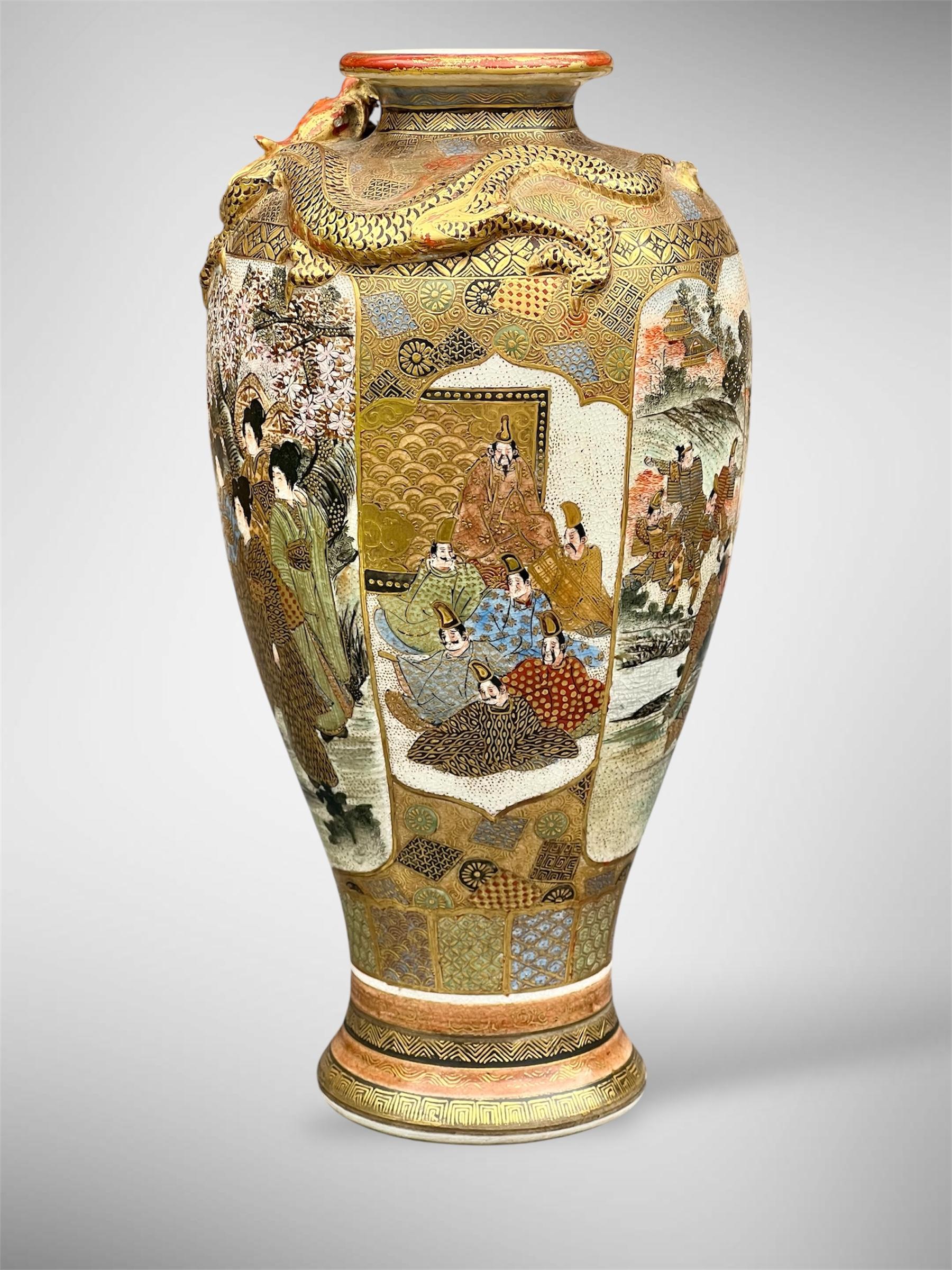 Vase japonais Satsuma de grande qualité  Signé Ryuzan, Période Meiji Bon état - En vente à London, GB