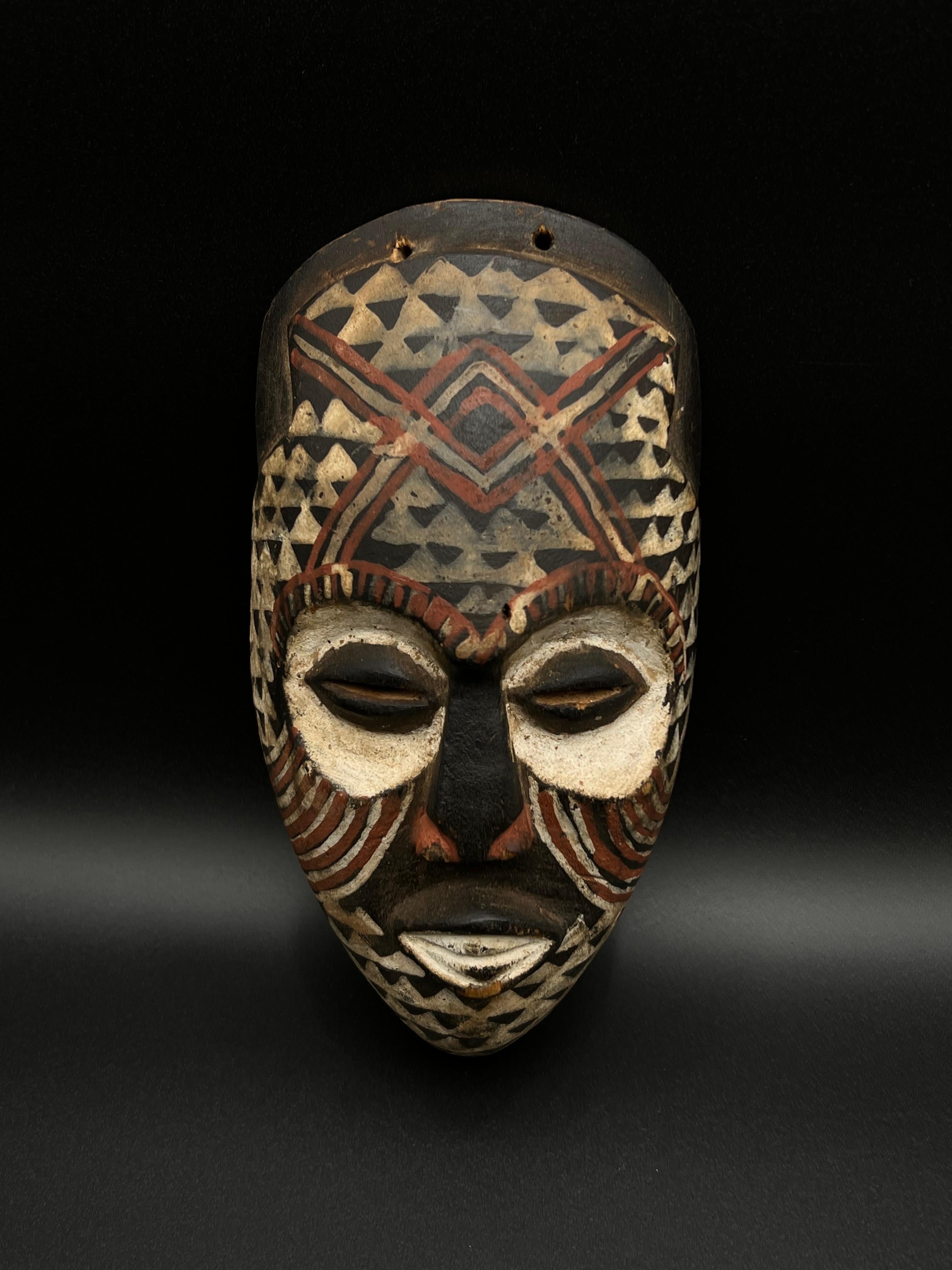 XIXe siècle Un beau masque Kuba - Artisanat africain rustique en vente