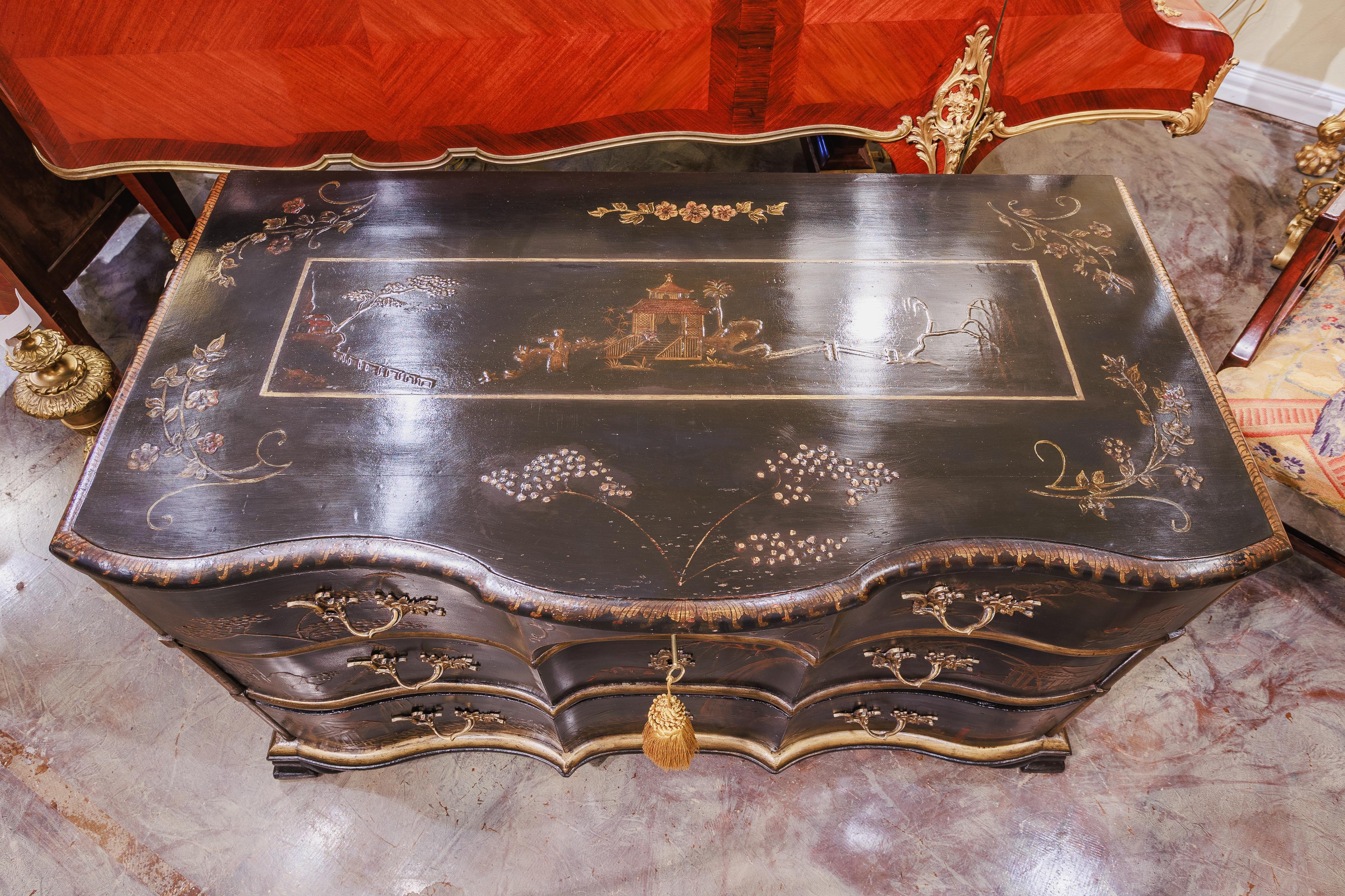18th Century A fine late 18th c Dutch black lacquered commode with Chinoiserie decoration For Sale