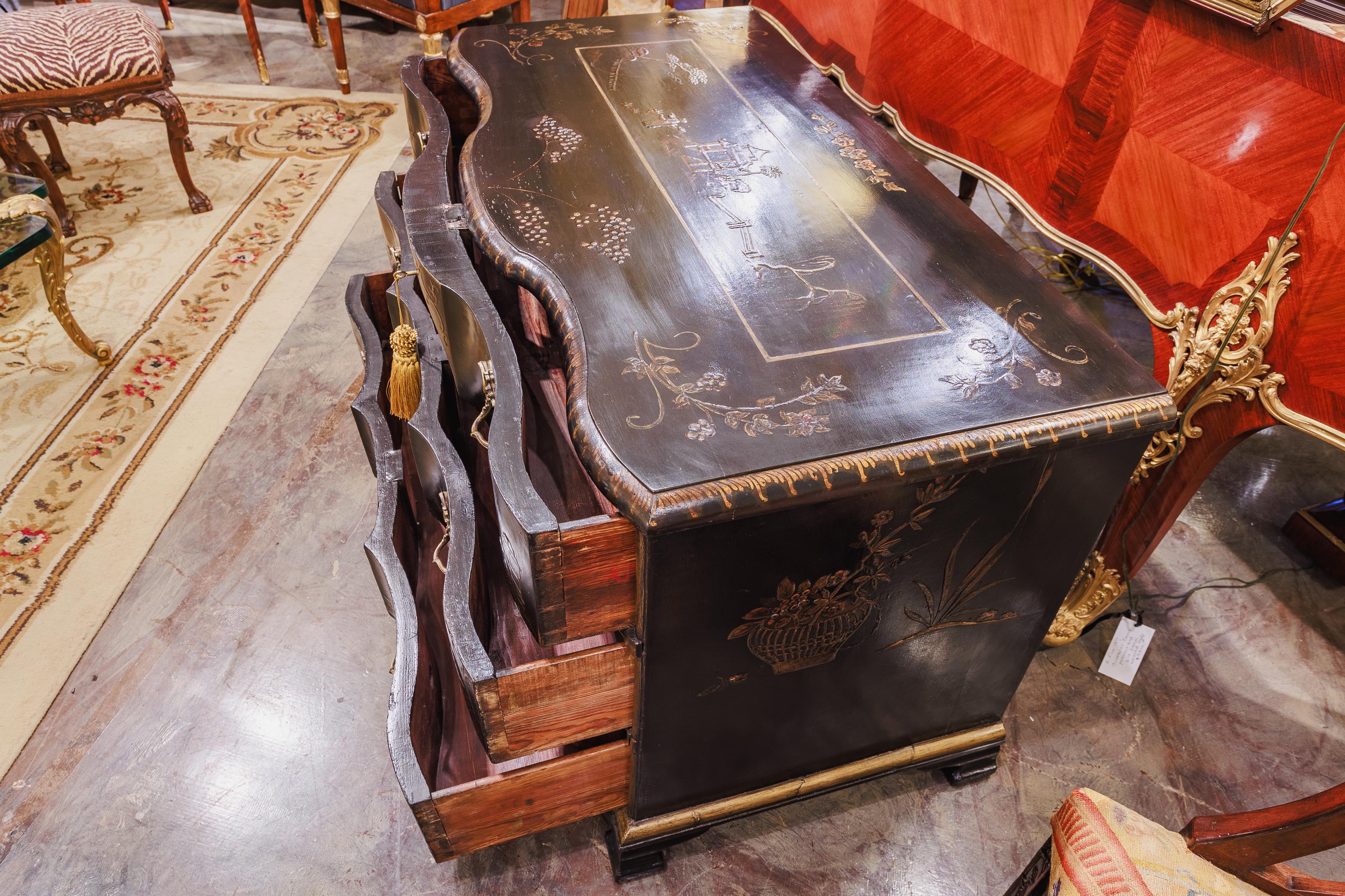Wood A fine late 18th c Dutch black lacquered commode with Chinoiserie decoration For Sale