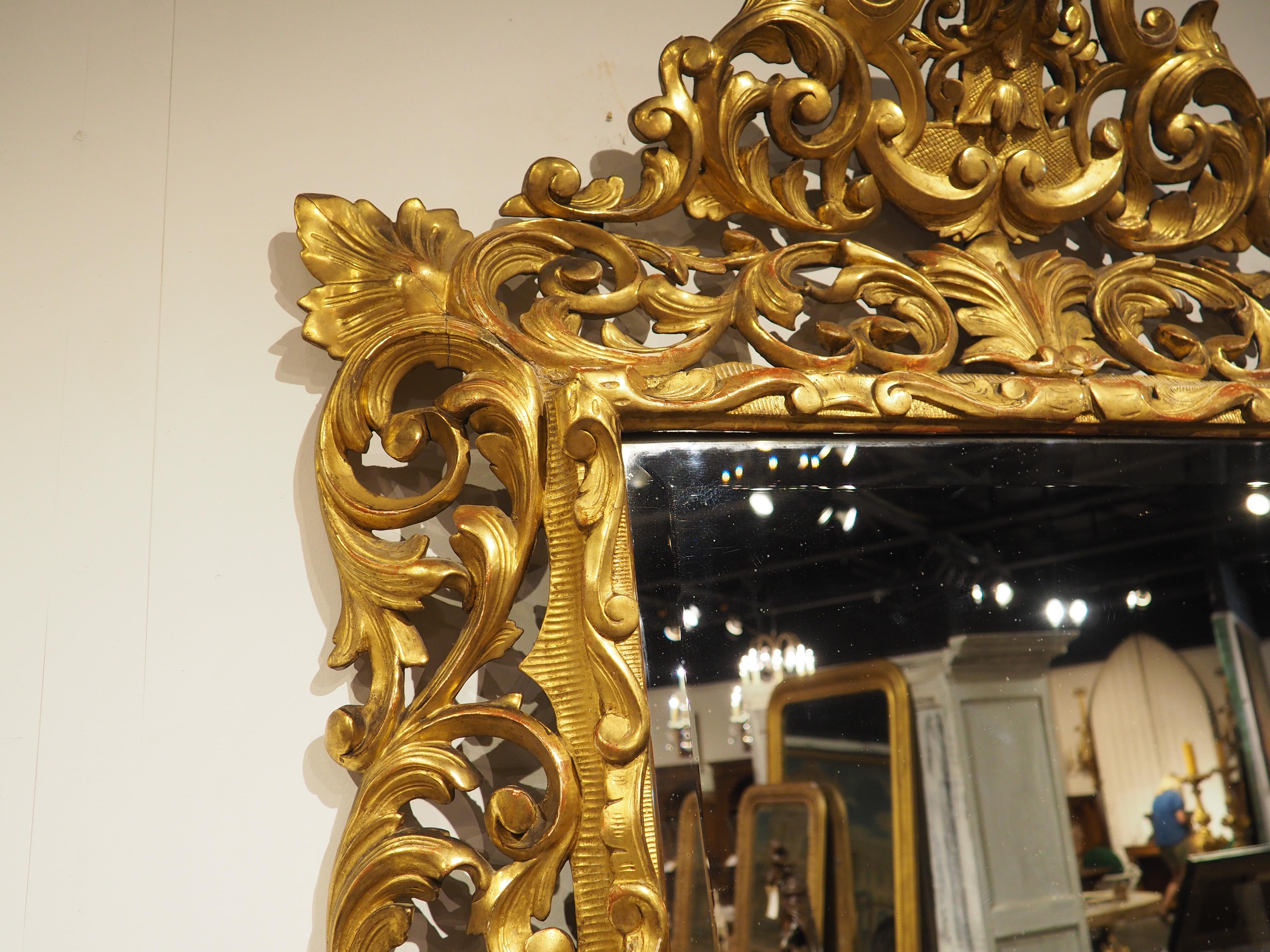 A Fine Late 18th Century Italian Florentine Carved and Gilded Mirror For Sale 14