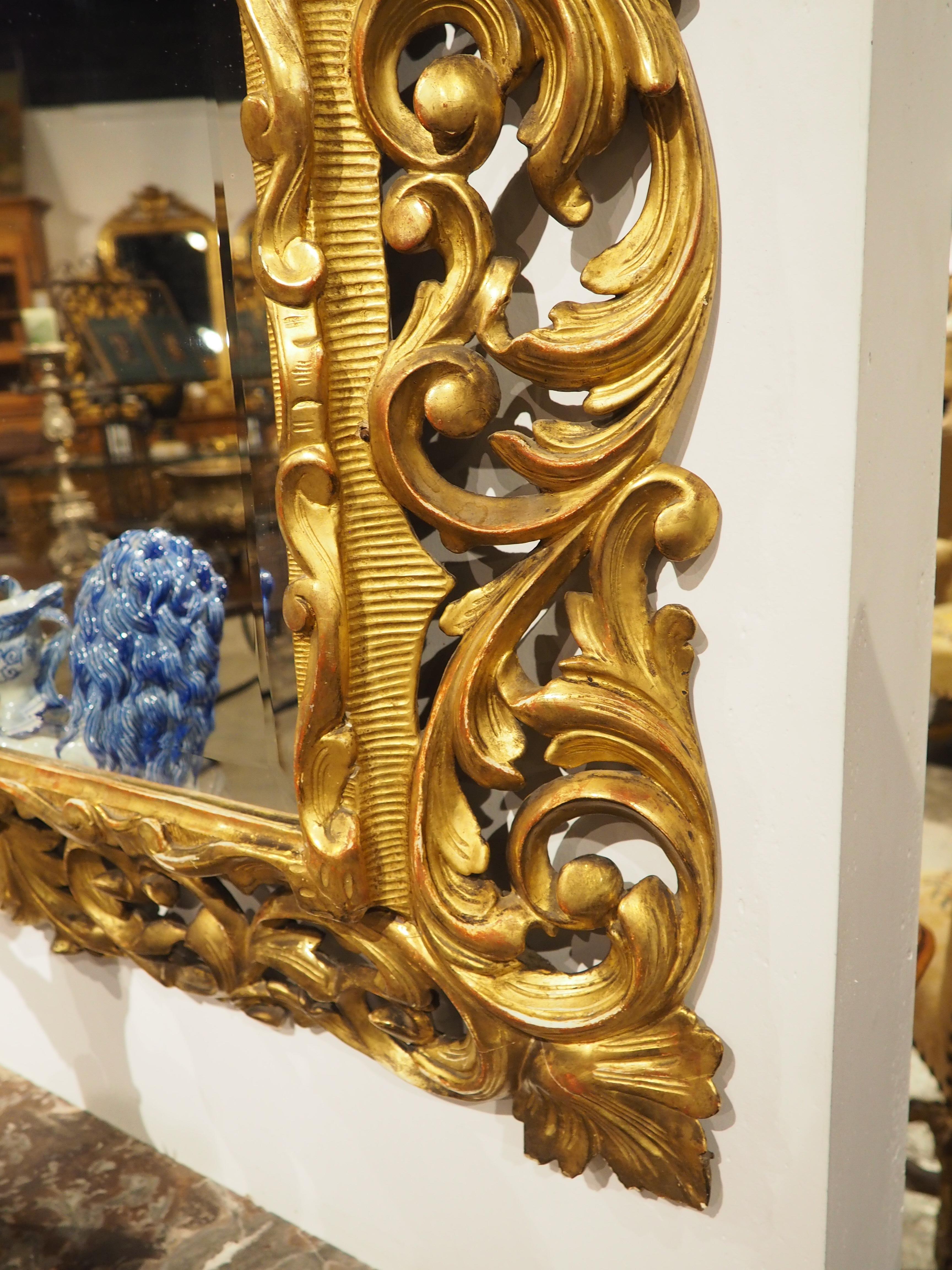 Hand-Carved A Fine Late 18th Century Italian Florentine Carved and Gilded Mirror For Sale