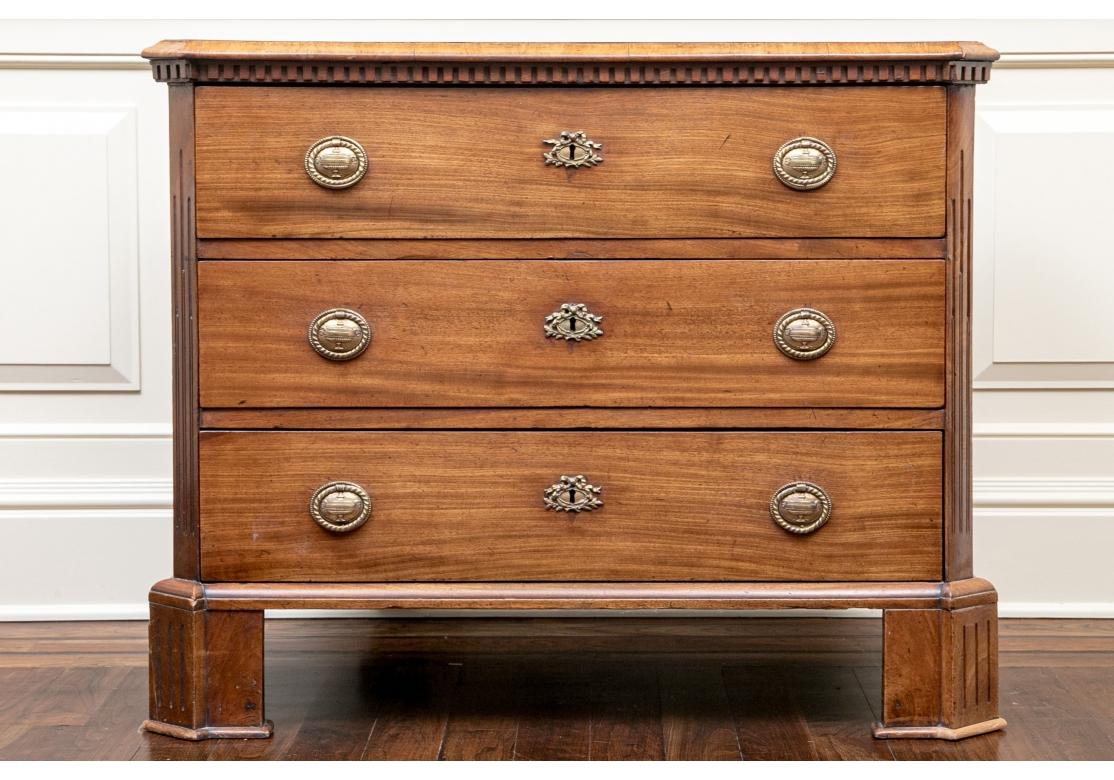 A Fine Late 18th/ Early 19th Century George III Chest  For Sale 9