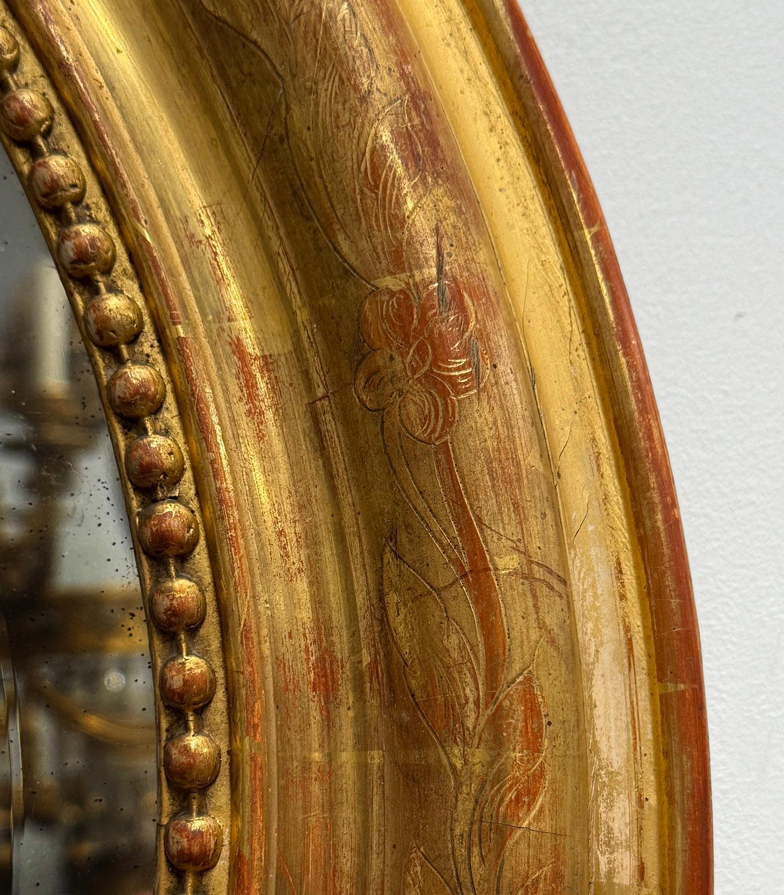 Gesso Un raffinato specchio in legno dorato e gesso intagliato della fine del XIX secolo in vendita