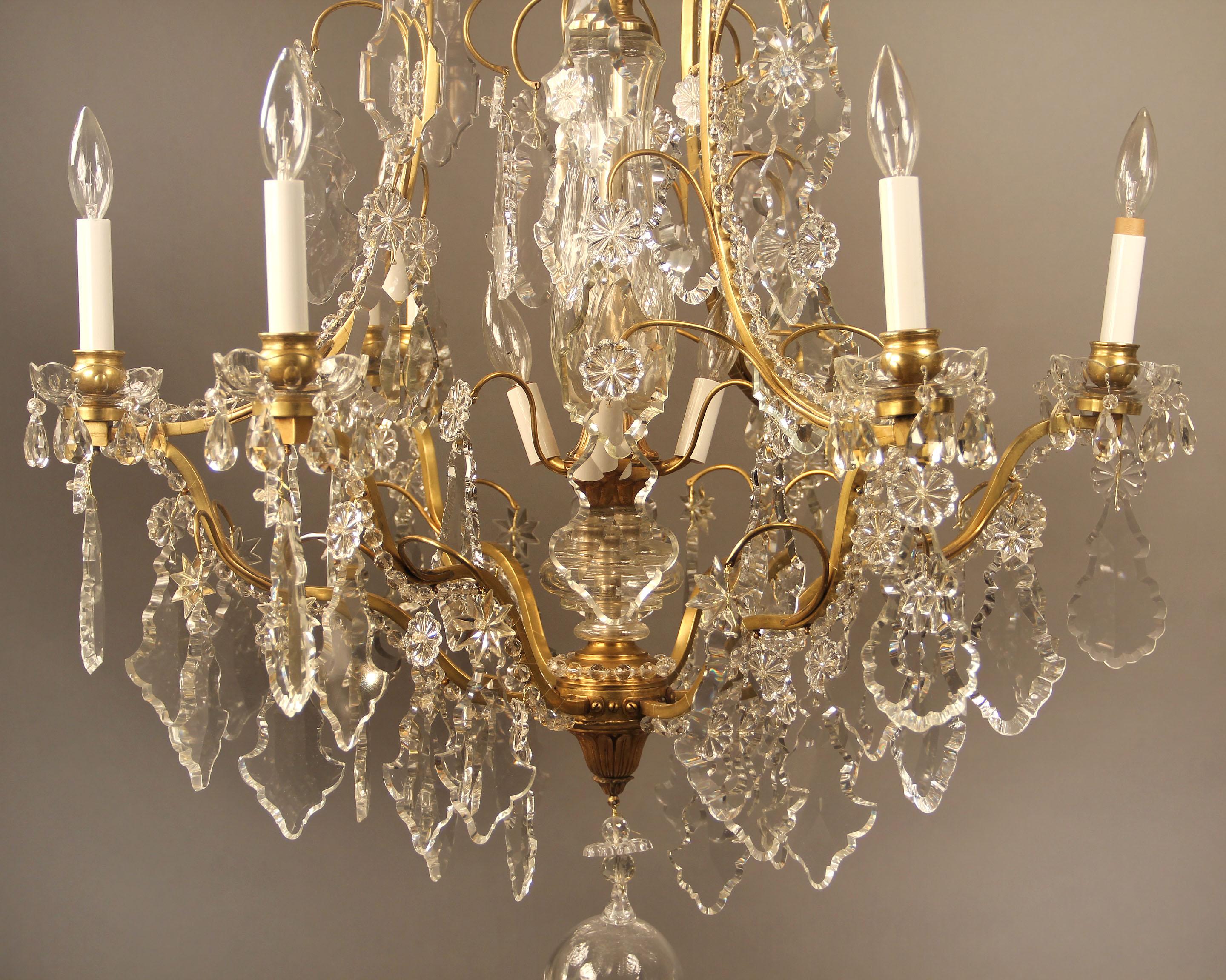 Fine Late 19th Century Gilt Bronze and Crystal Twelve Light Chandelier In Good Condition For Sale In New York, NY