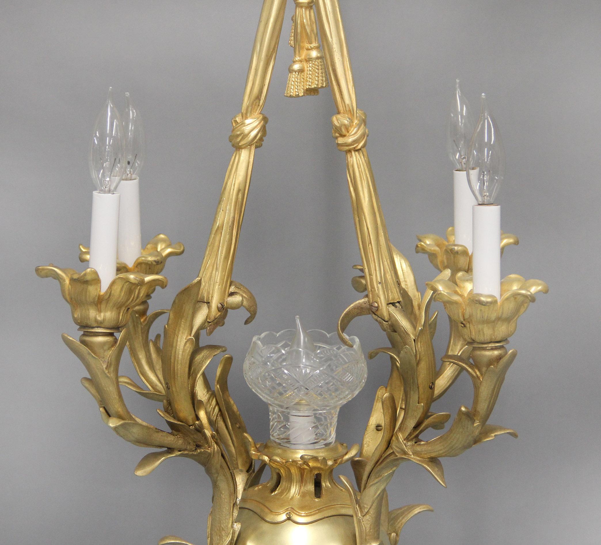 Doré A Fine Late 19th Century Gilt Bronze Five Light Chandelier en vente