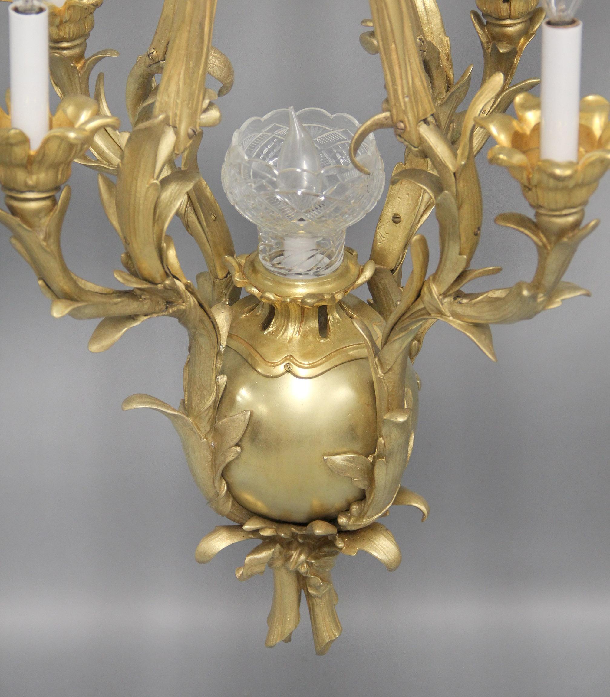 XIXe siècle A Fine Late 19th Century Gilt Bronze Five Light Chandelier en vente