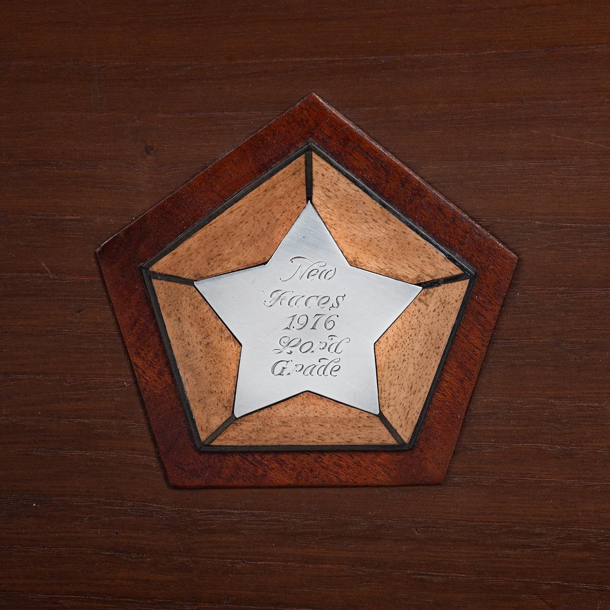 Très beau bureau plat en bois de roi de la fin du 19e siècle, de style Régence française. en vente 12