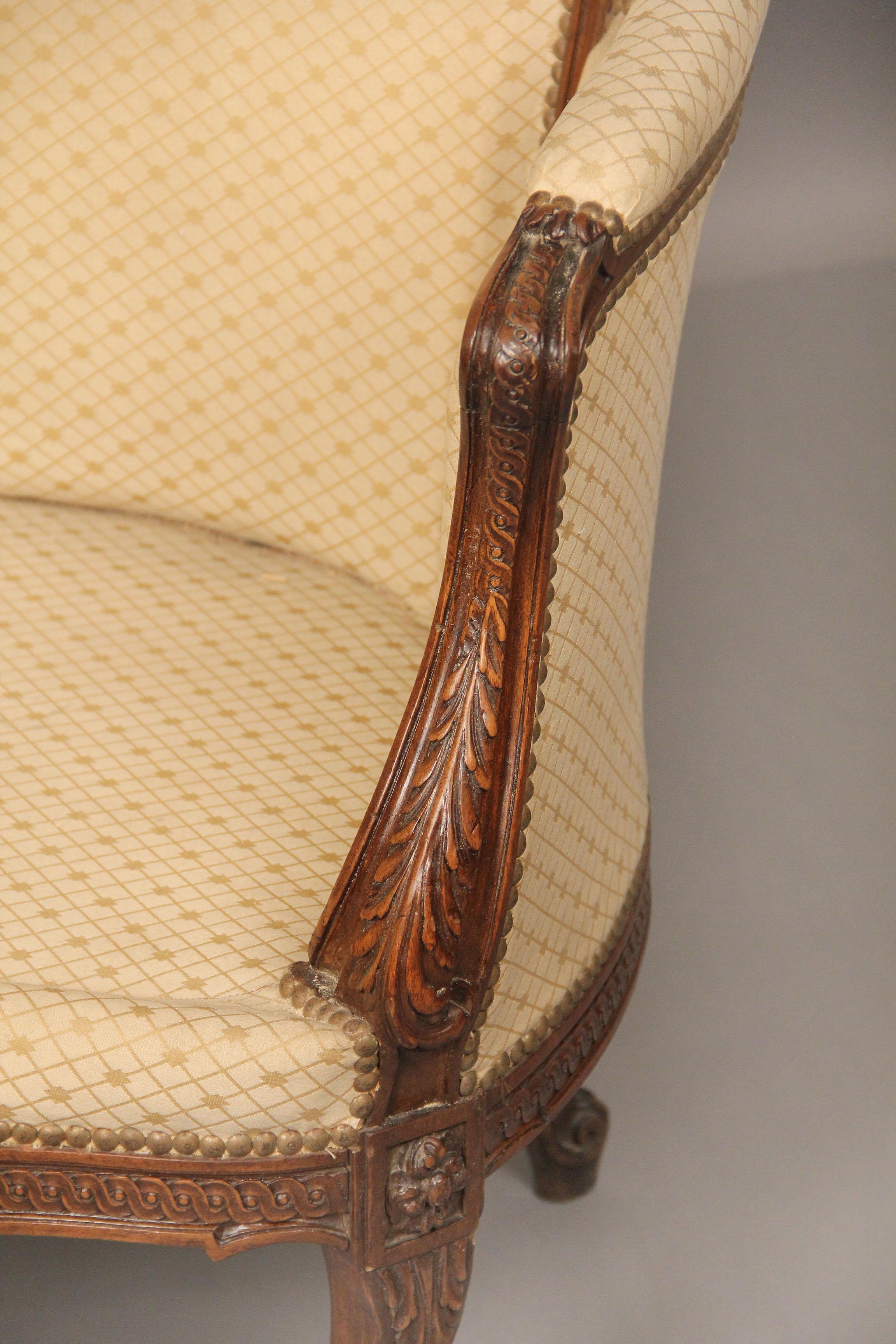 Belle Époque Fine Late 19th Century Louis XV Style Carved Wood Bergère