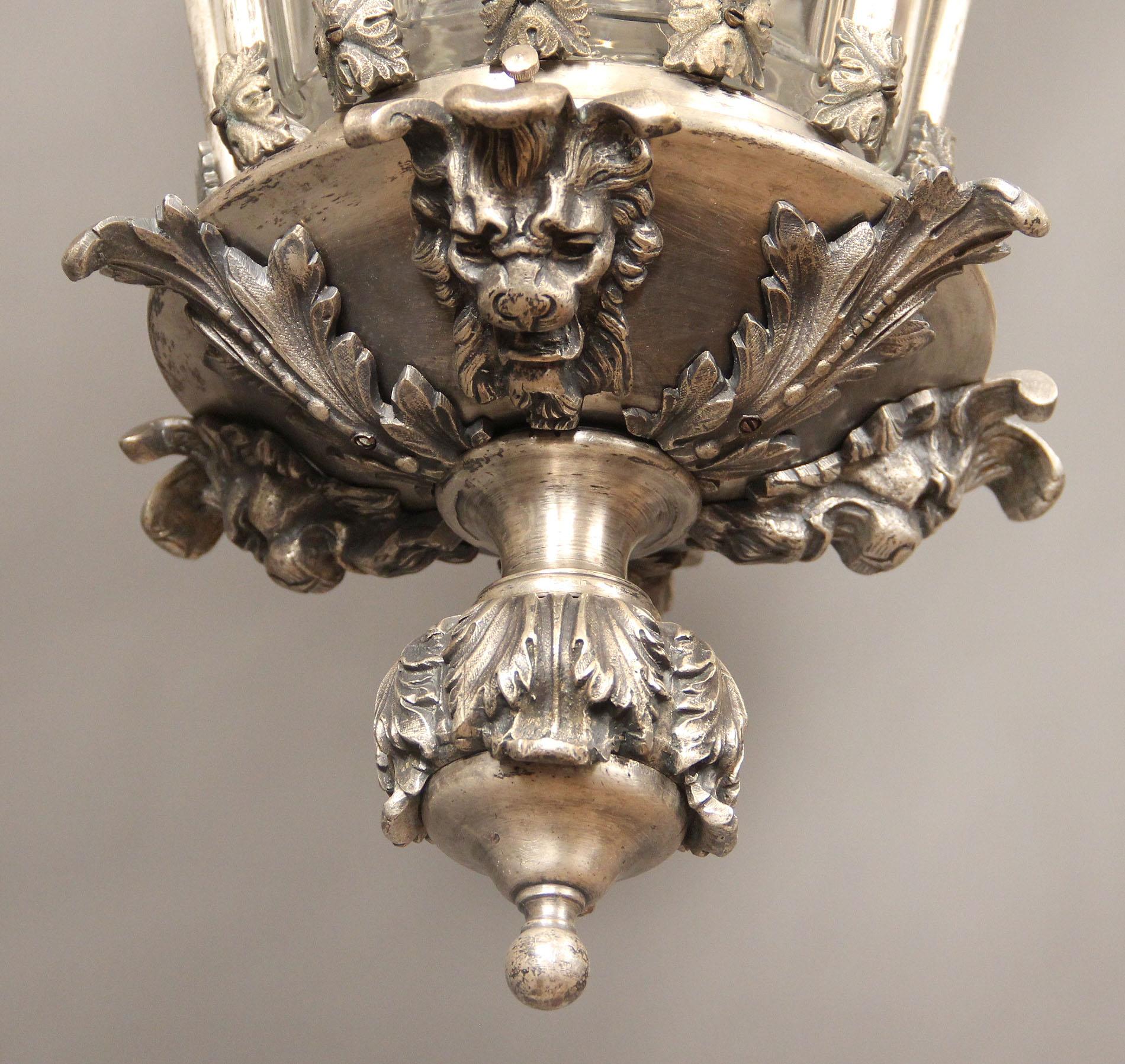 Versailles-Hallenlaterne aus Silber, vergoldet und aus Glas, spätes 19. Jahrhundert (Versilbert) im Angebot