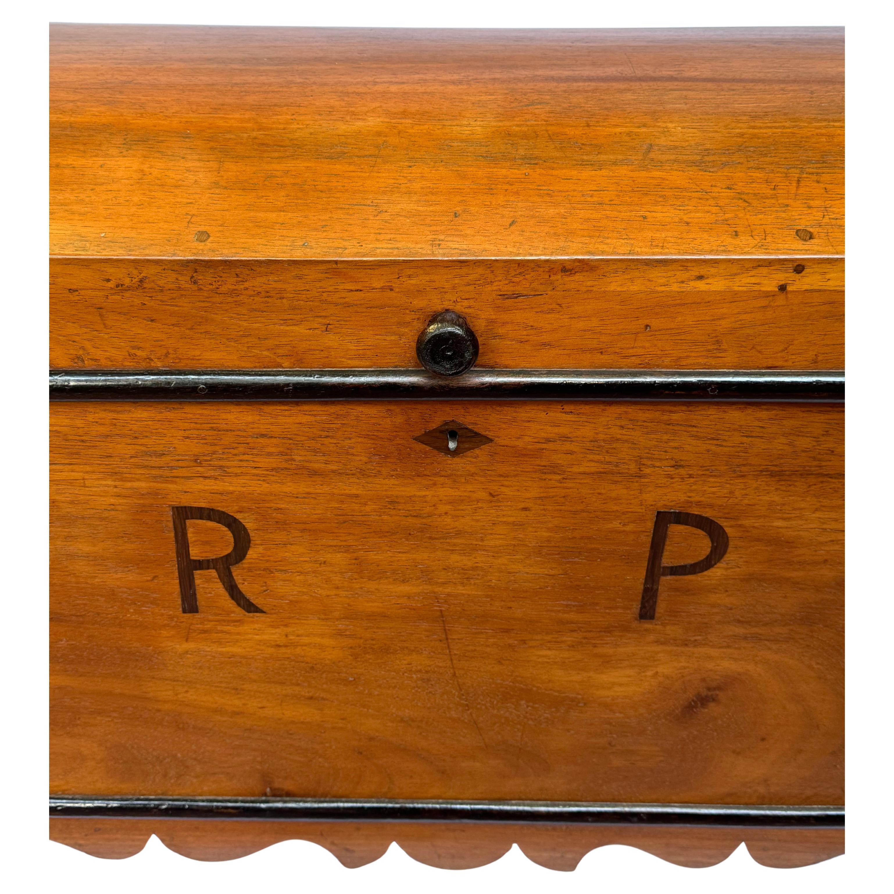 Un raffinato cassettone tedesco-brasiliano di fine Ottocento/inizio Novecento a Peroba do Campo In condizioni buone in vendita a Rio De Janeiro, BR