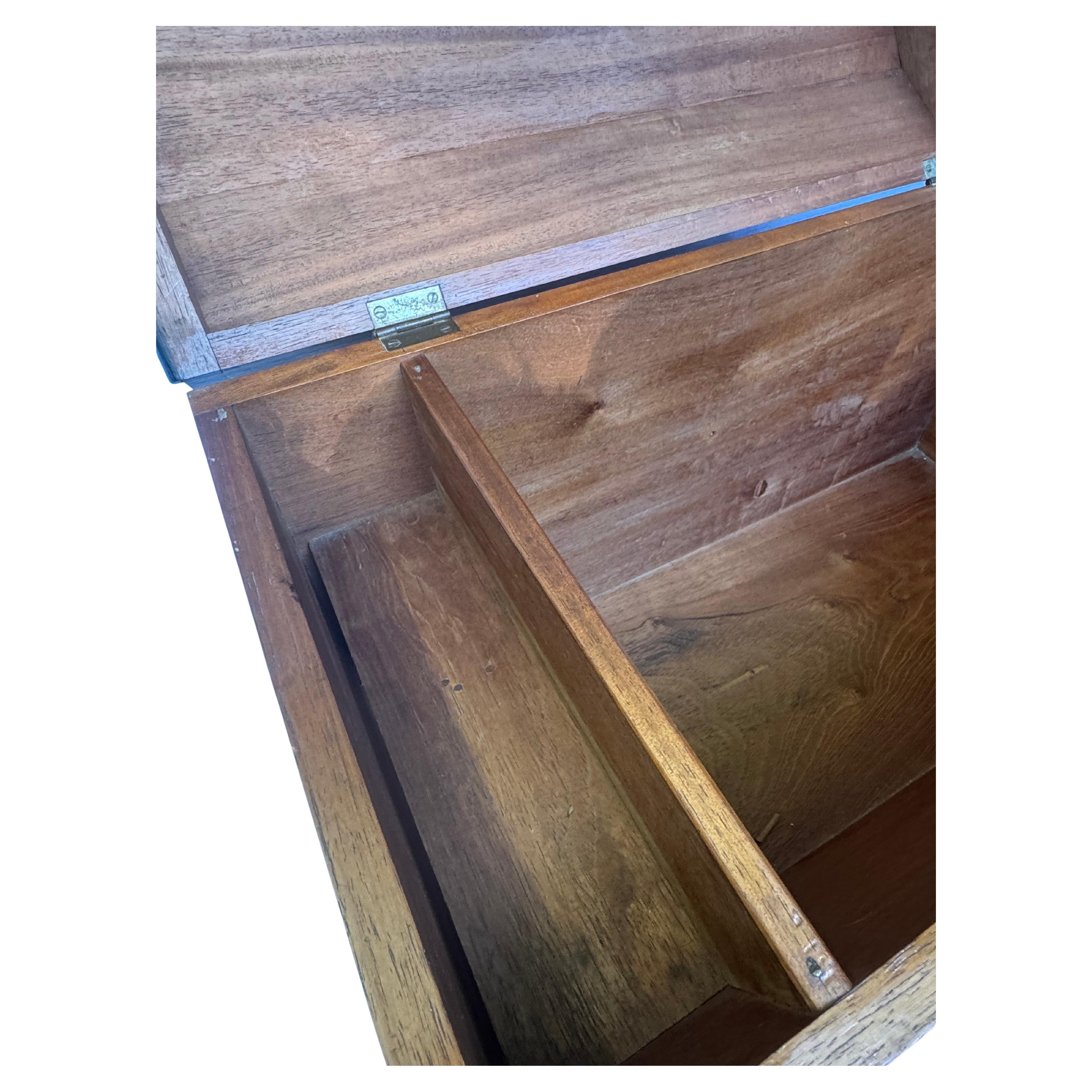 Un raffinato cassettone tedesco-brasiliano di fine Ottocento/inizio Novecento a Peroba do Campo in vendita 1