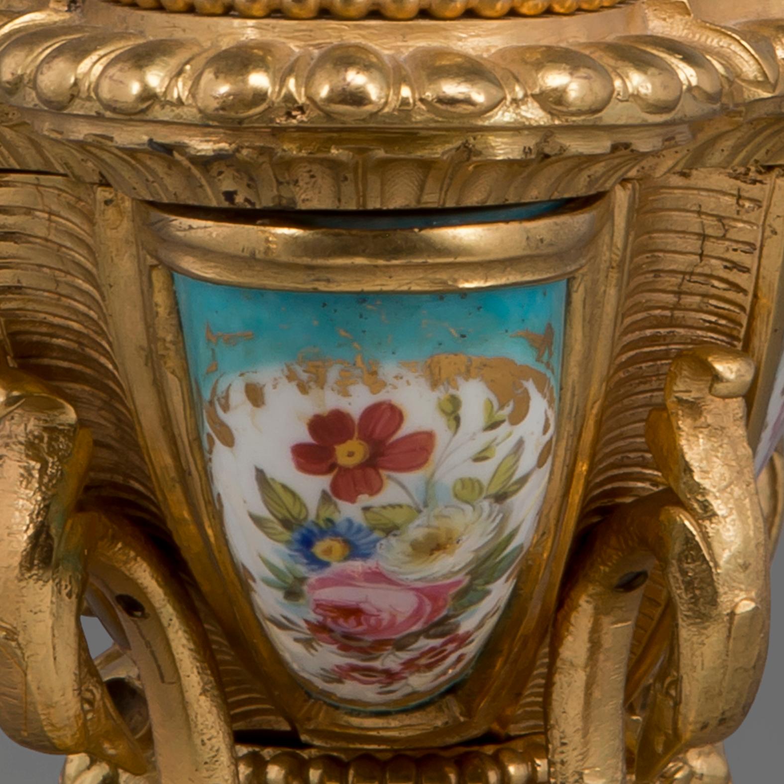 Fine Louis XV Style Gilt-Bronze and Sèvres Style Porcelain Inkwell, circa 1890 For Sale 3