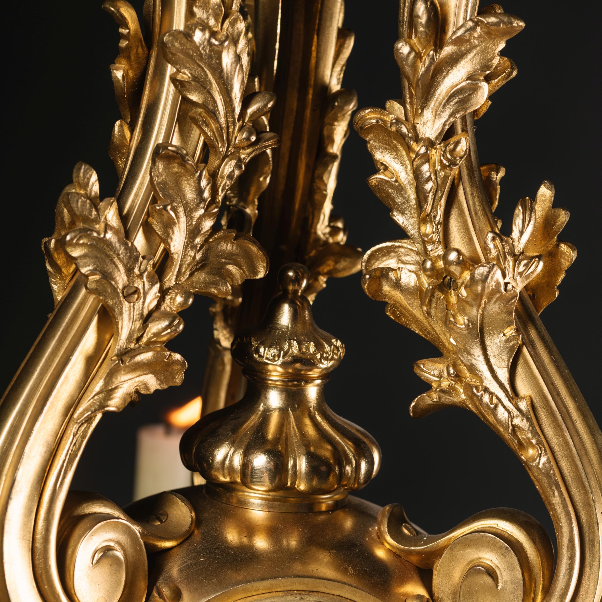 Fine Louis XV Style Gilt-Bronze Nine-Light Chandelier In Good Condition For Sale In Brighton, West Sussex