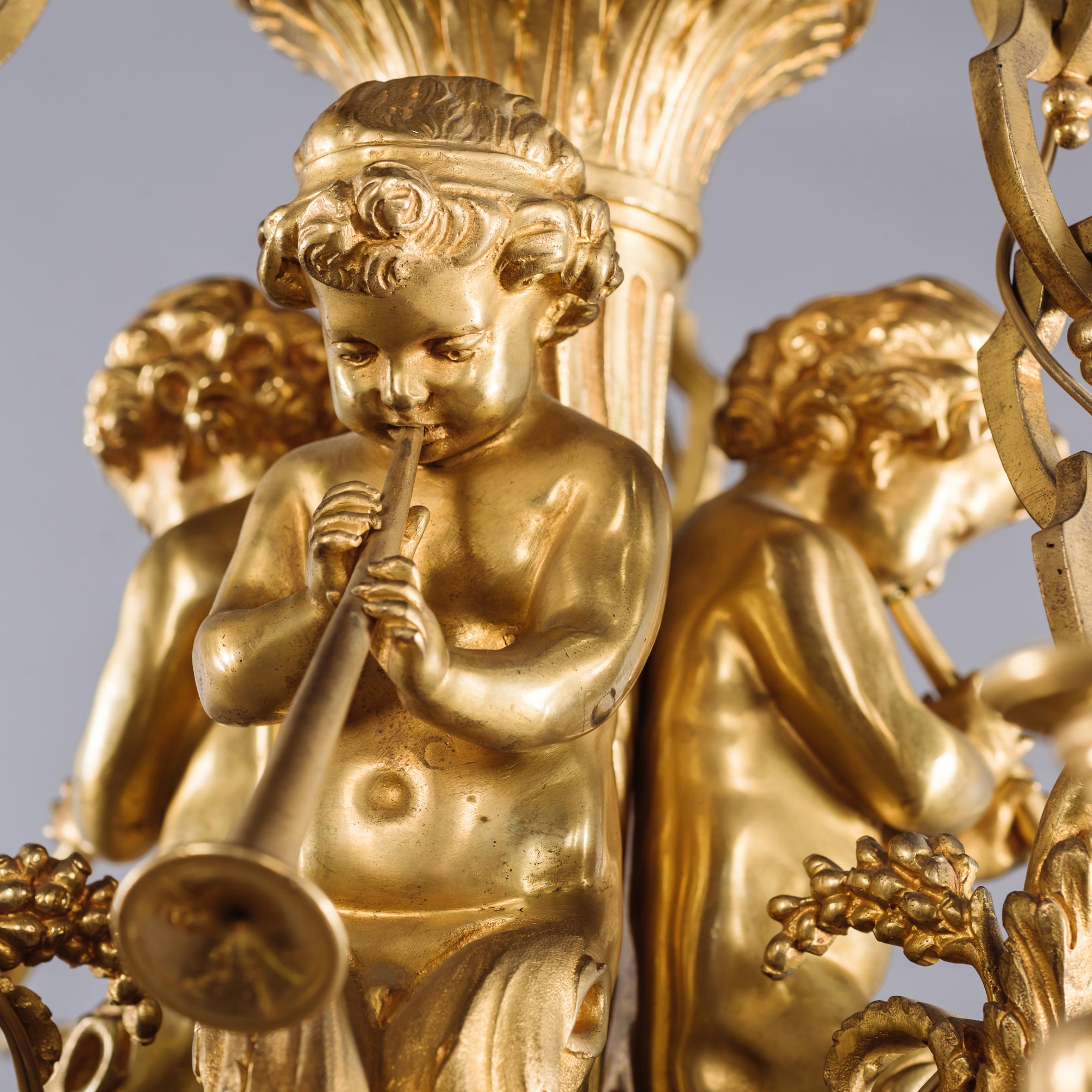Fino candelabro de doce luces estilo Luis XVI con querubín de bronce dorado en Bueno estado para la venta en Brighton, West Sussex