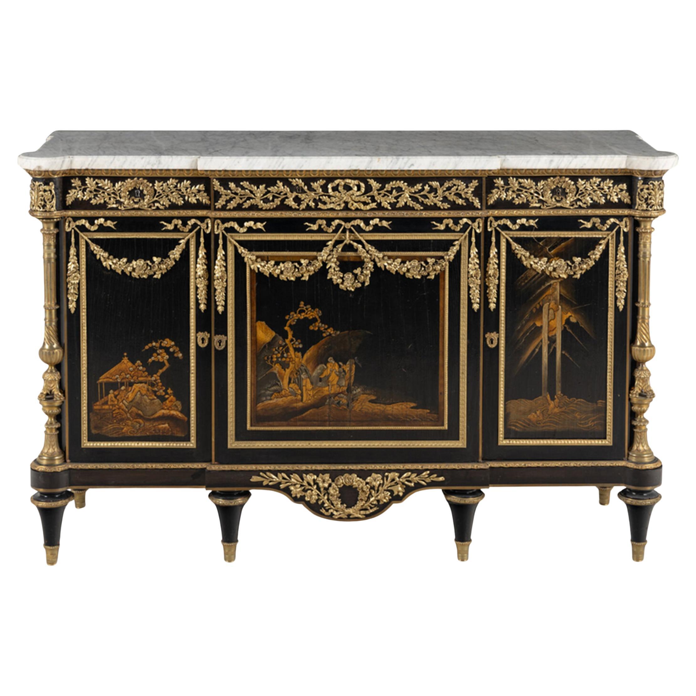Una raffinata commode à Vantaux in stile Luigi XVI con piano in lacca giapponese e marmo ebano in vendita