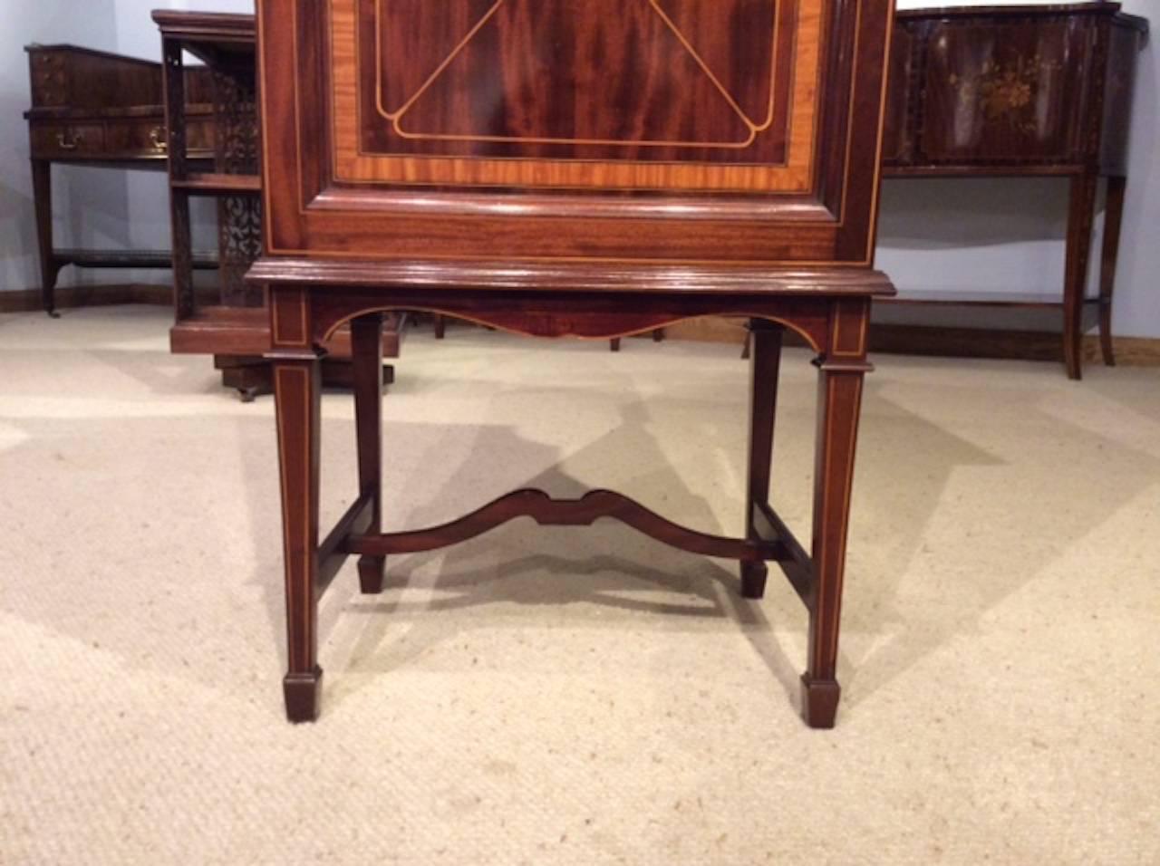 Fine Mahogany and Satinwood Marquetry Inlaid Edwardian Period Music Cabinet 2