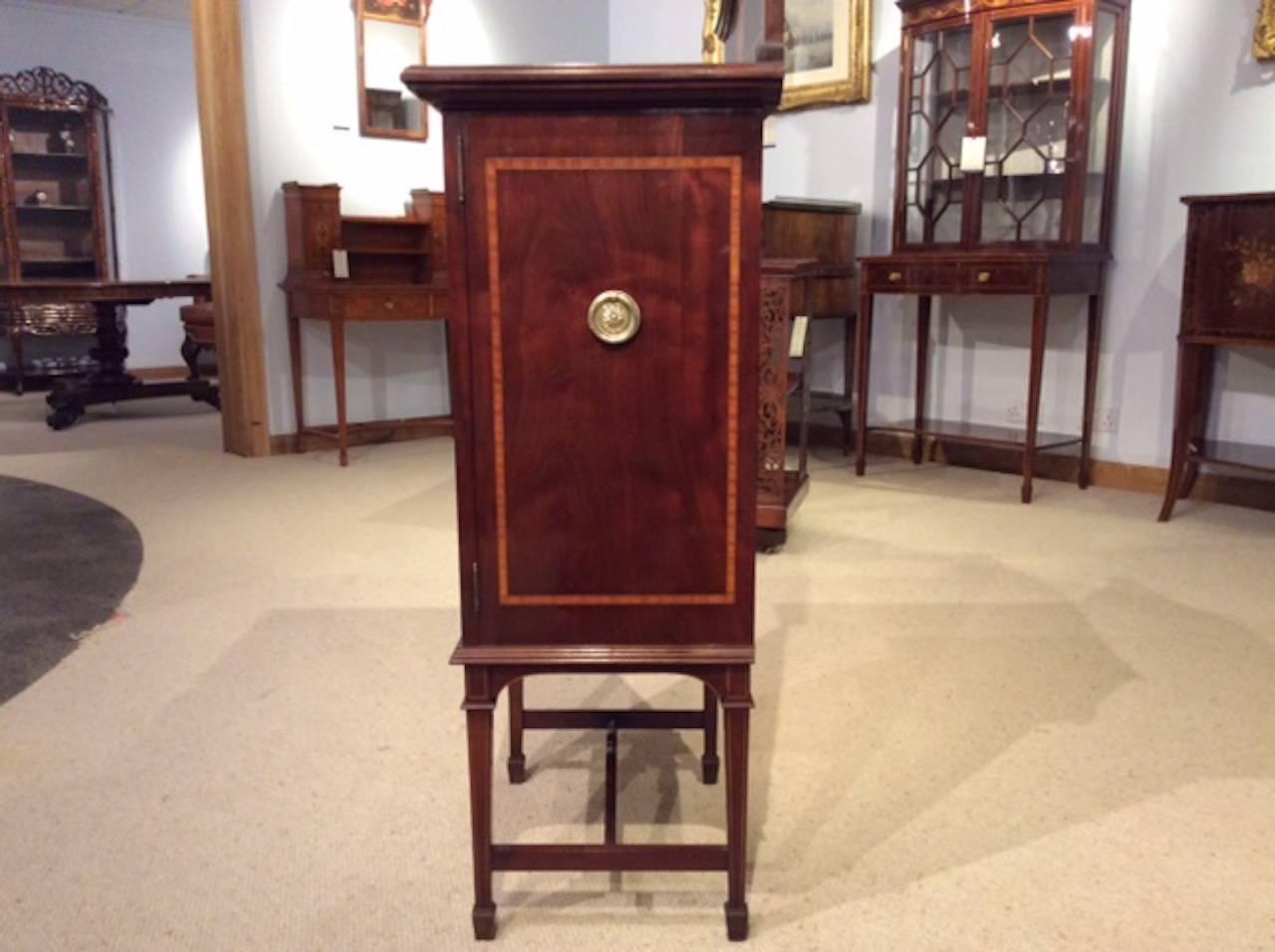 Fine Mahogany and Satinwood Marquetry Inlaid Edwardian Period Music Cabinet 3