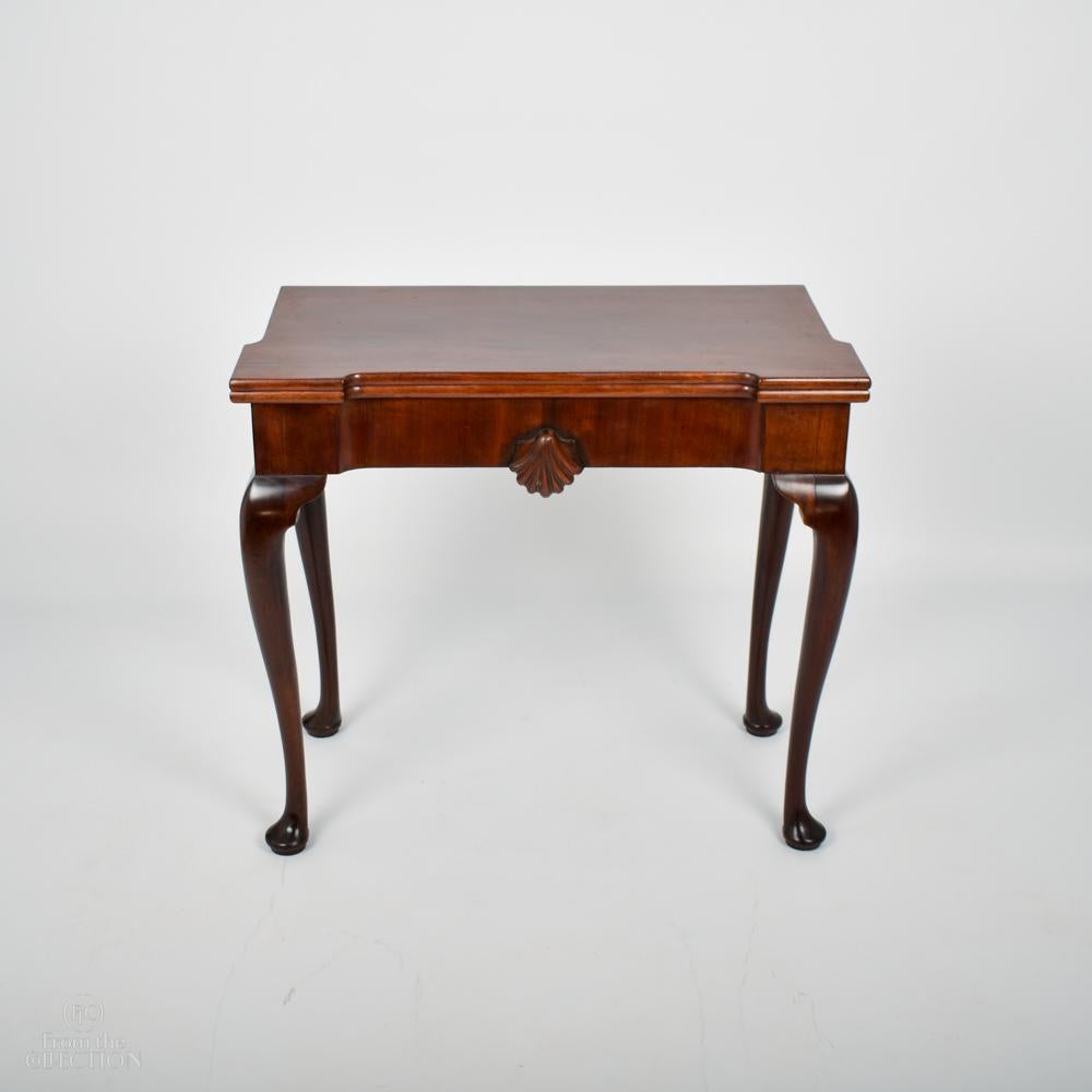 Ein feiner irischer Spieltisch aus Mahagoni, ca. 1770 im Zustand „Gut“ im Angebot in Lincoln, GB