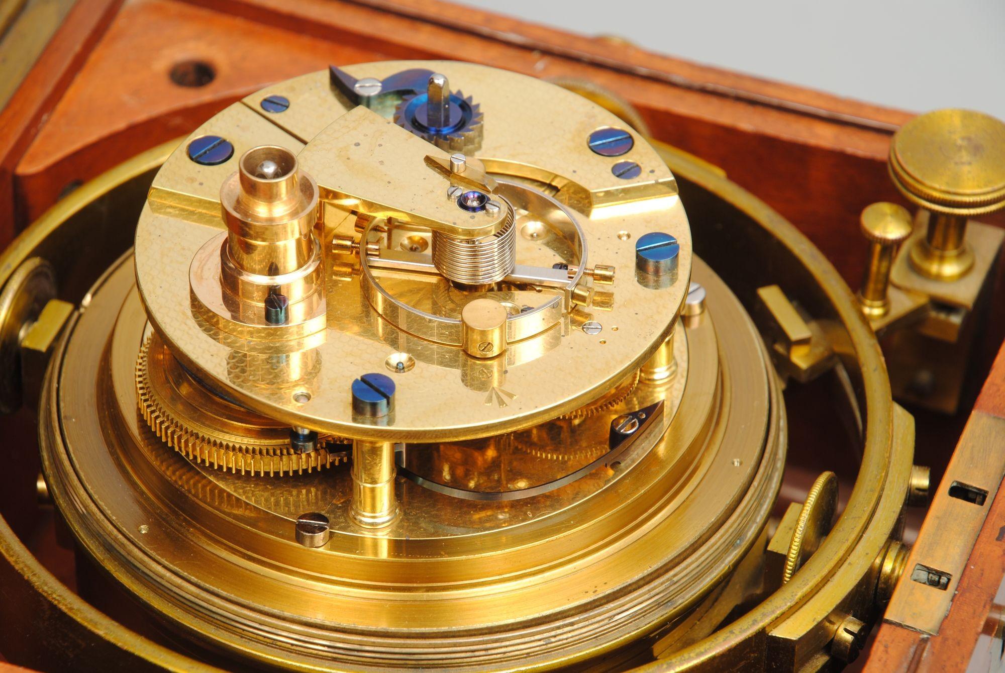 XIX secolo A Fine Marine Chronometer by Haswell And Sons NO. 2923 With Interesting History in vendita