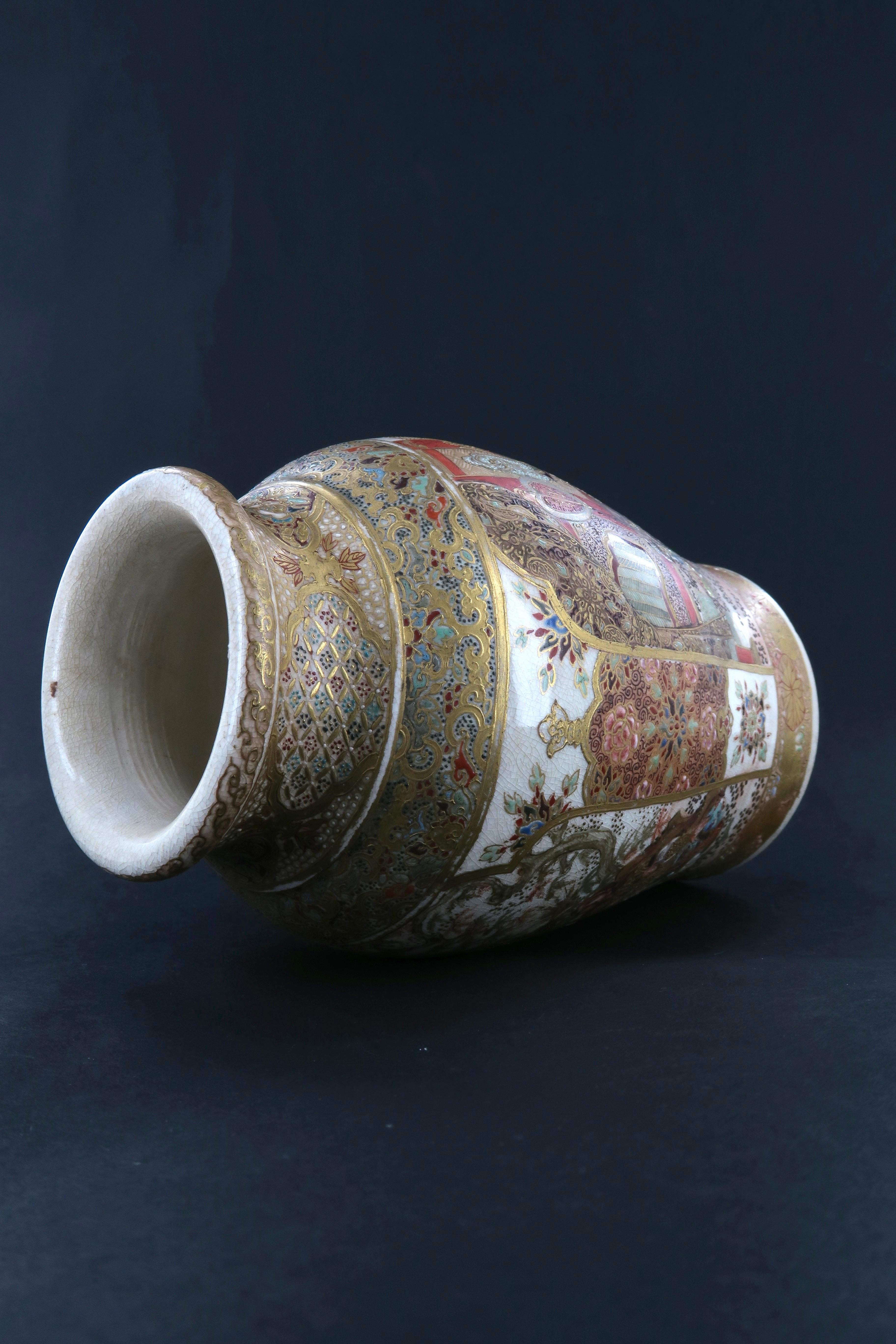 A Fine Meiji Period Satsuma Vase, Japan, 19th Century For Sale 8