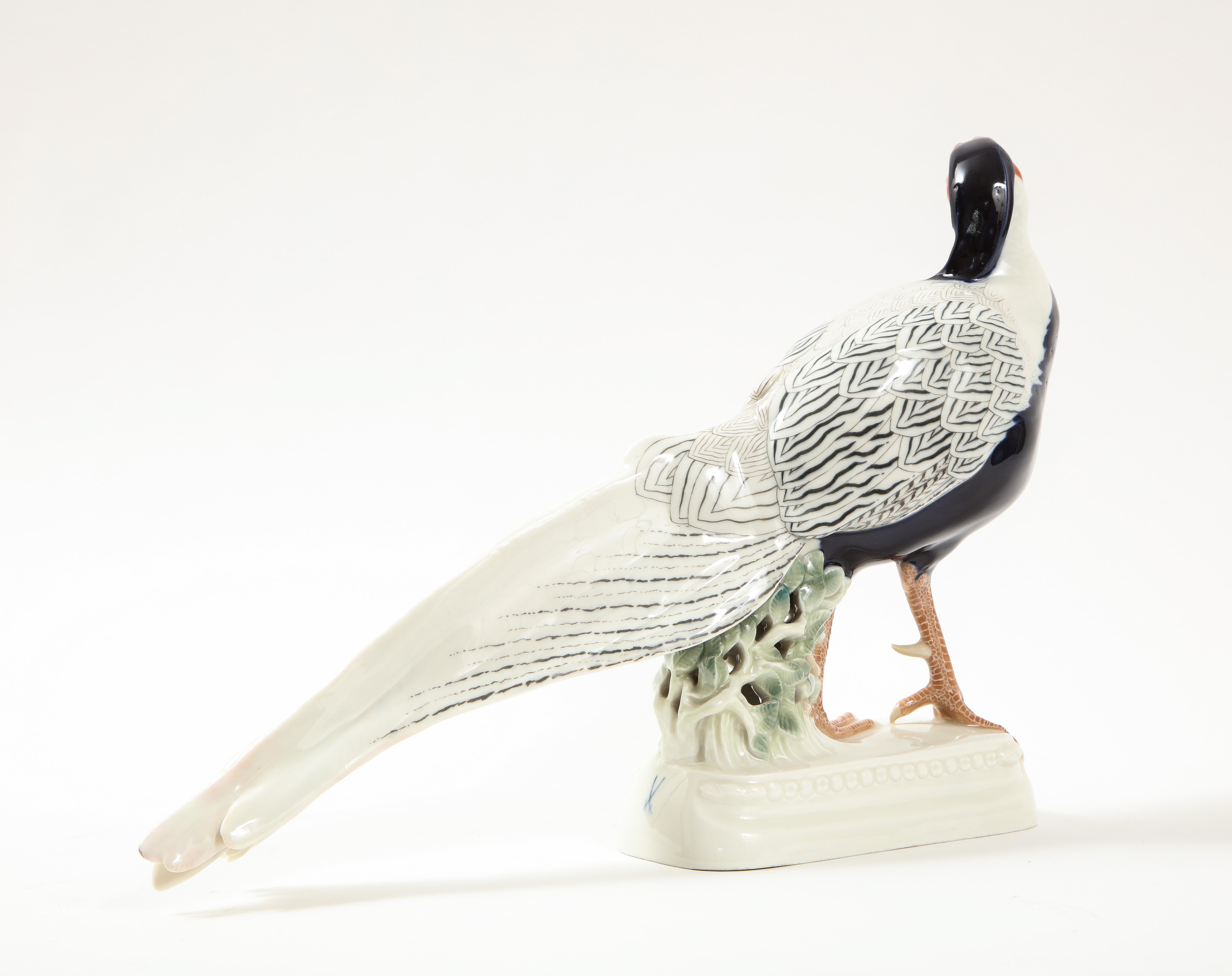 Fine Meissen Porcelain Model of a Silver Feathered Pheasant In Good Condition For Sale In New York, NY