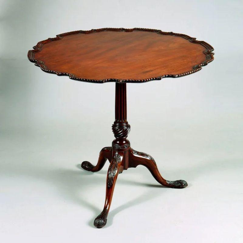 Mahogany A fine mid-18th Century pie crust tripod table For Sale