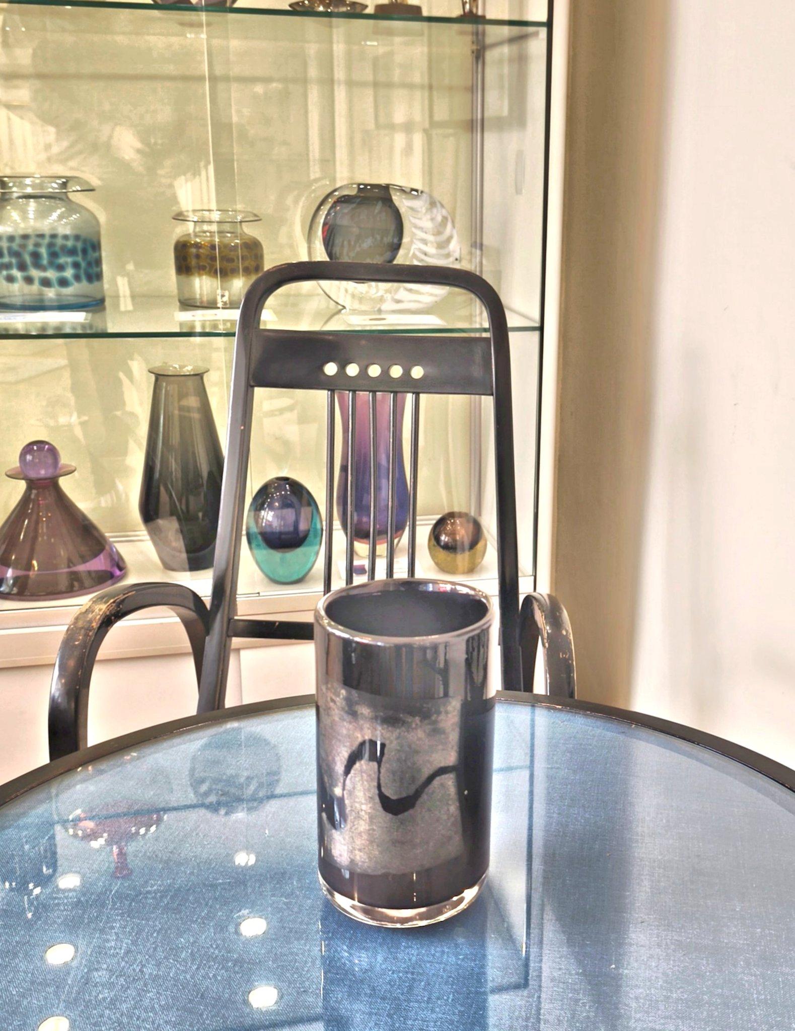 A fine Mieke Groot studio glass vase from 1983 For Sale 3