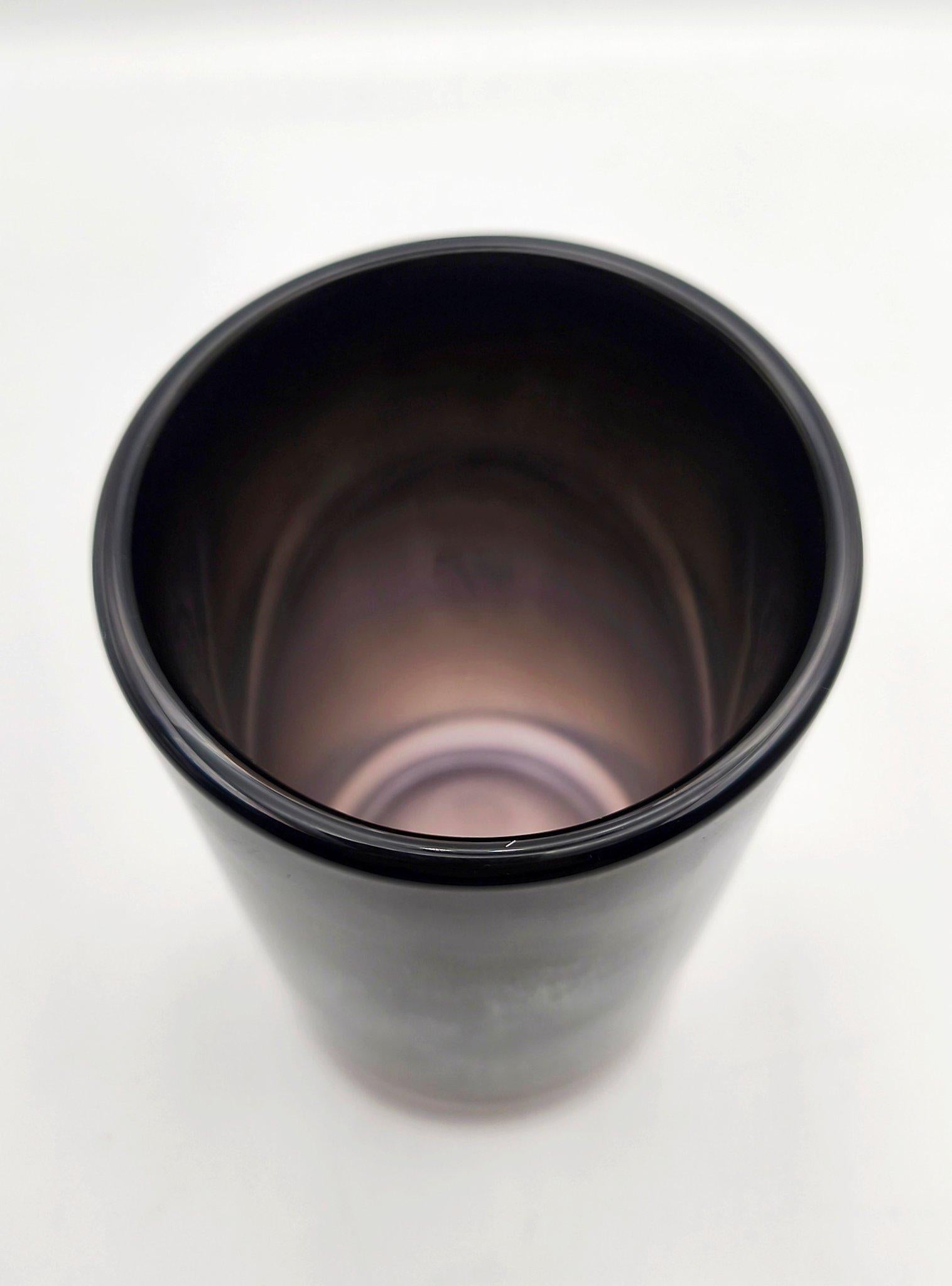 Late 20th Century A fine Mieke Groot studio glass vase from 1983 For Sale
