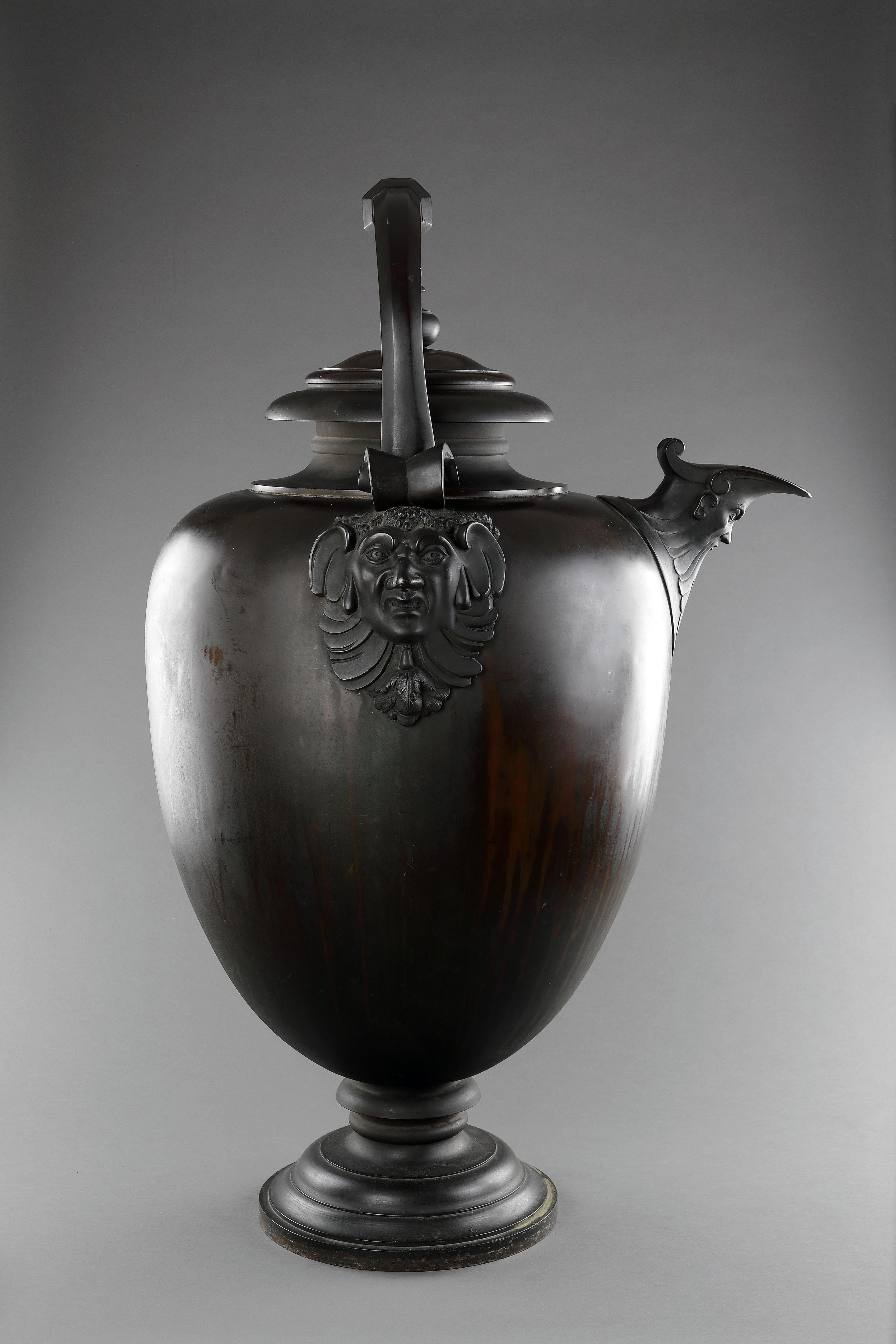 A Fine Monumental Ovoid Bronze Vase or Ewer 'after the antique' For Sale 2