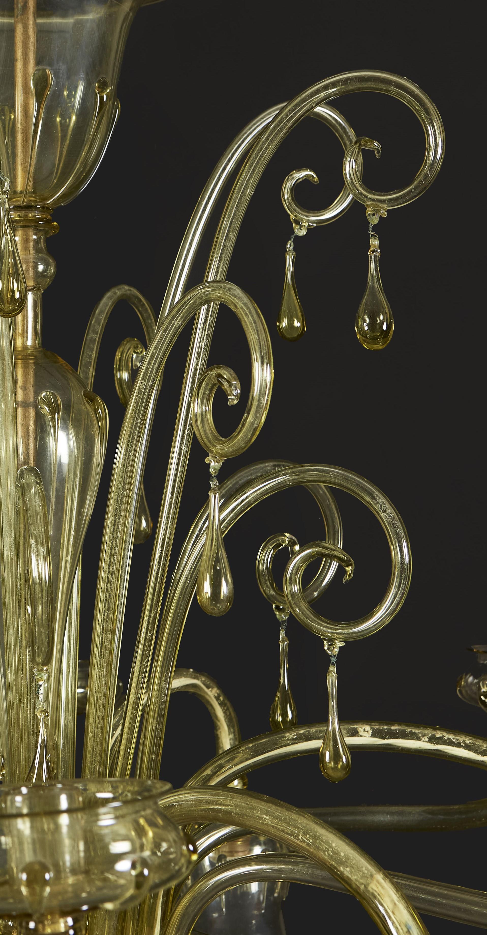 Italian A Fine Murano Glass Chandelier Attributed to Venini