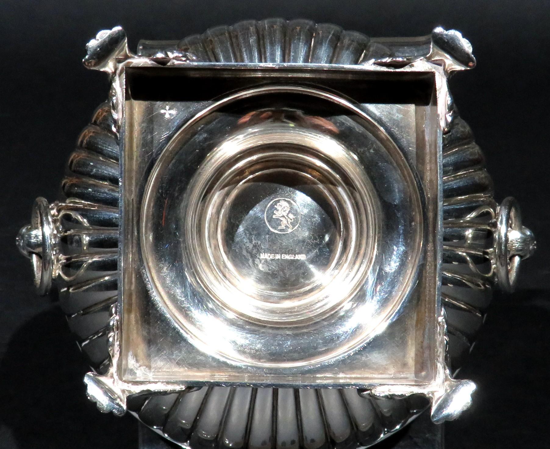 Paire de soupières à sauce en métal argenté de style Régence, Royaume-Uni, vers 1910 en vente 10