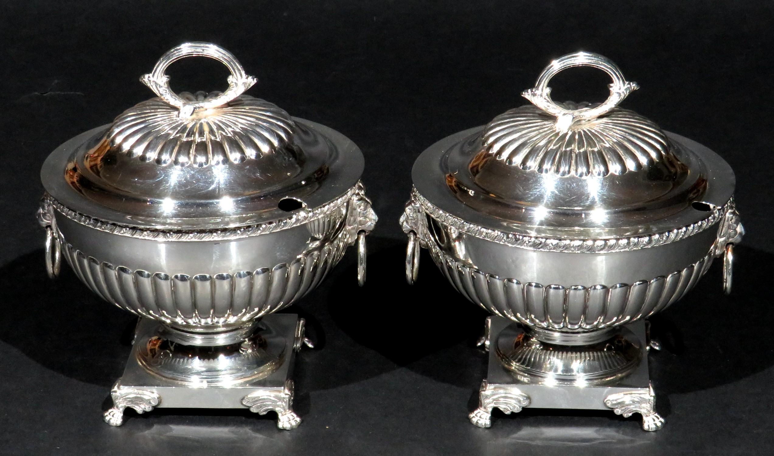 Paire de soupières à sauce en métal argenté de style Régence, Royaume-Uni, vers 1910 Bon état - En vente à Ottawa, Ontario