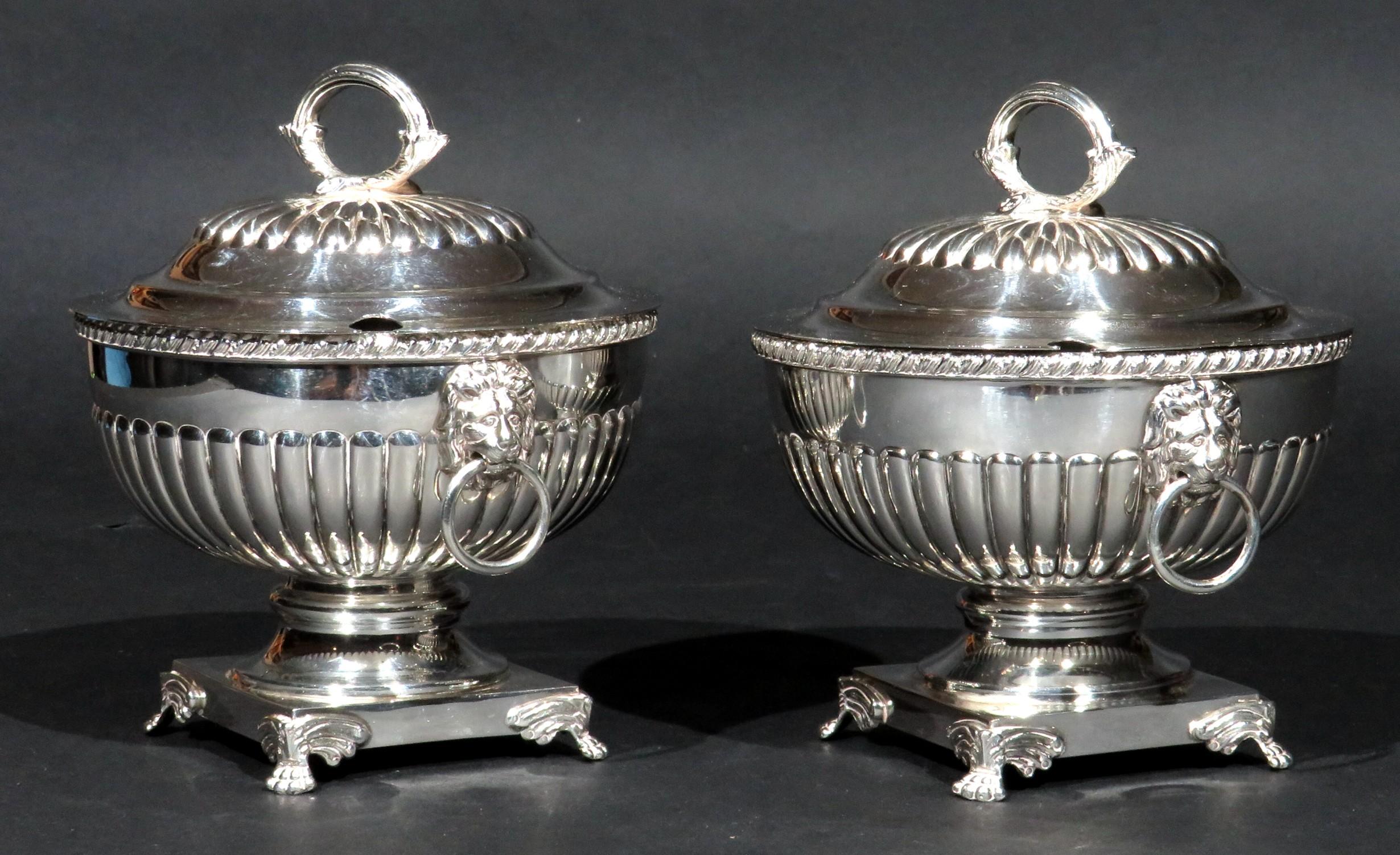 20ième siècle Paire de soupières à sauce en métal argenté de style Régence, Royaume-Uni, vers 1910 en vente