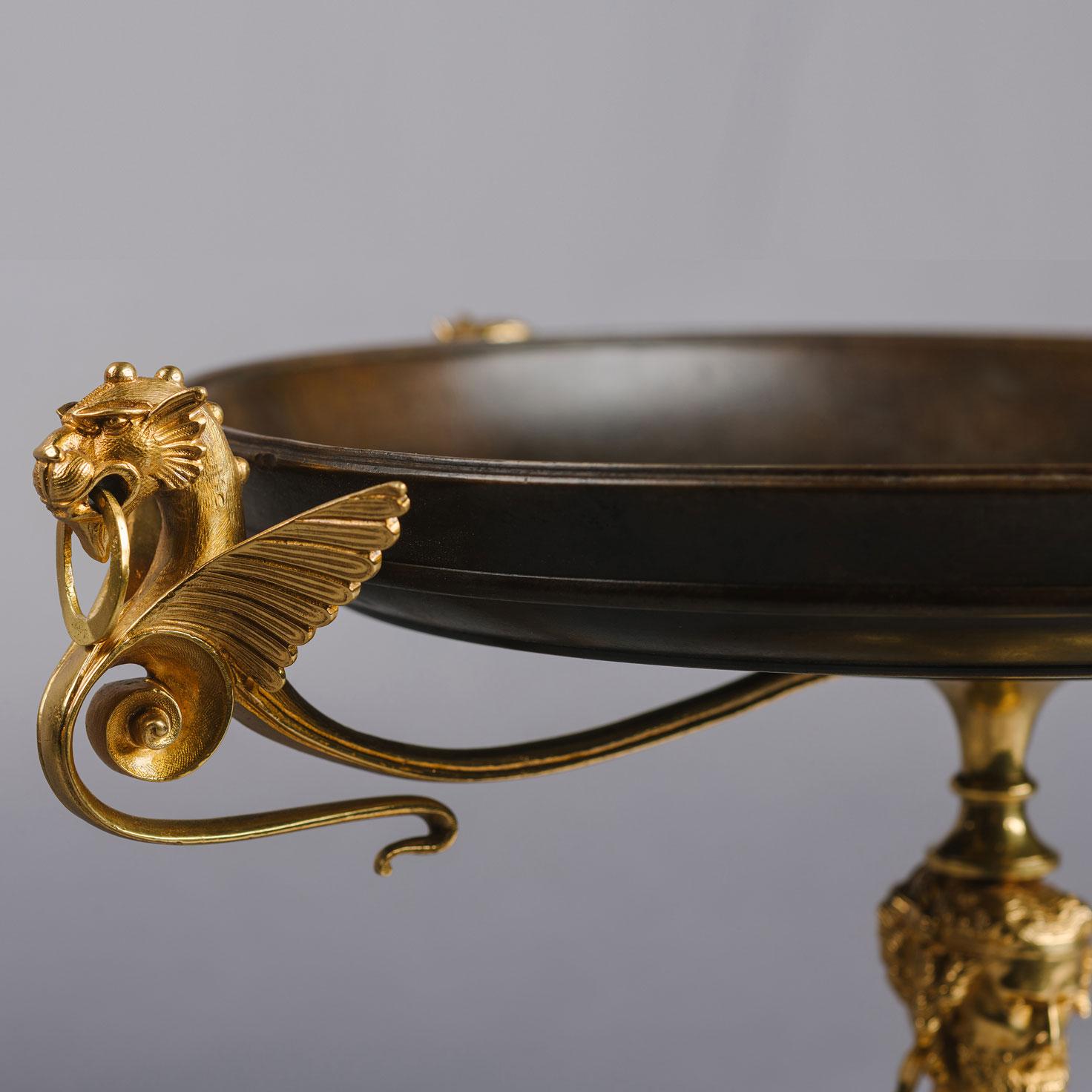 French Fine Neoclassical Revival Gilt and Patinated Bronze Tazza For Sale