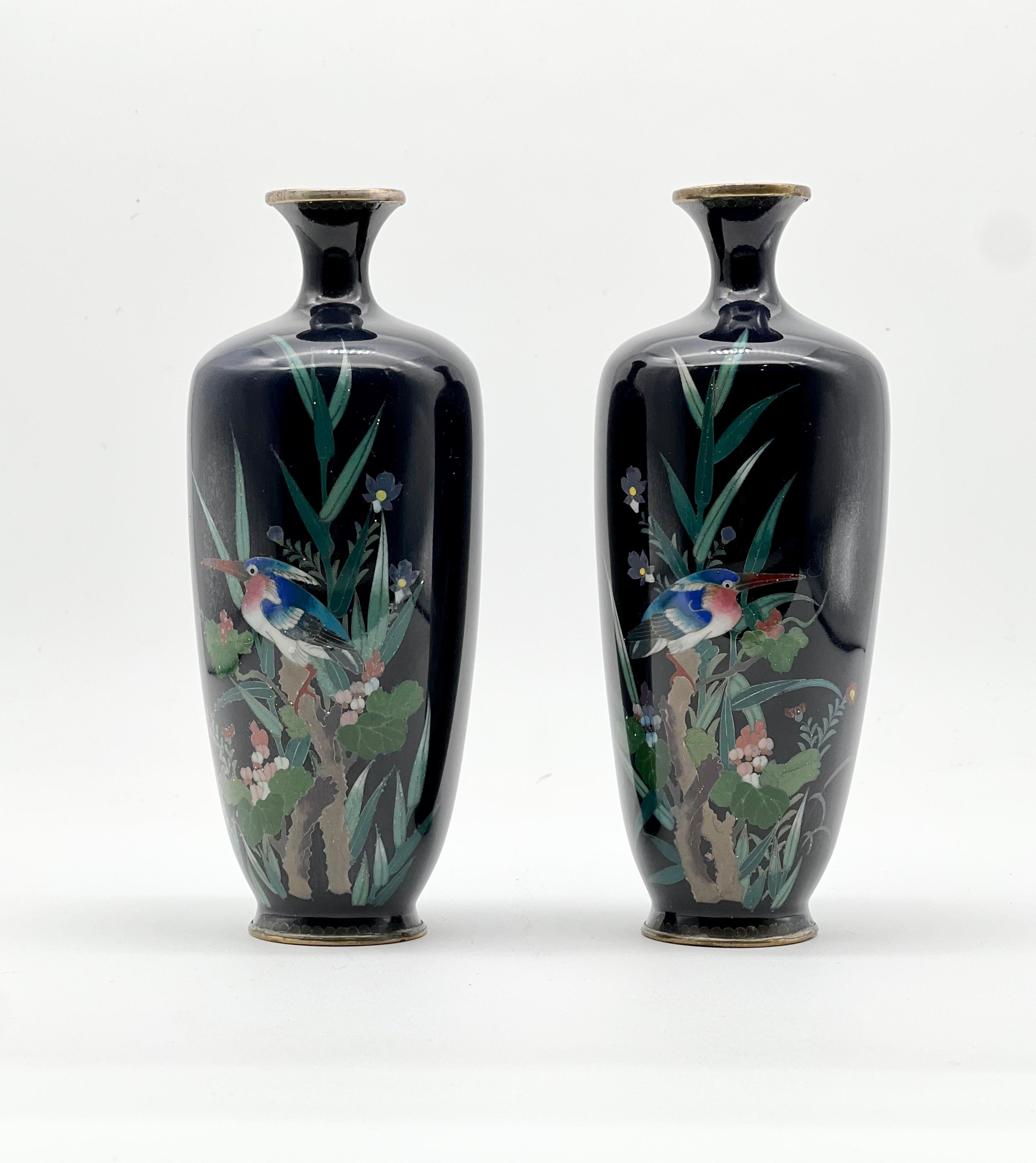 A Fine Opposing Pair of Japanese Cloisonne Enamel Vases. 19th C For Sale 1