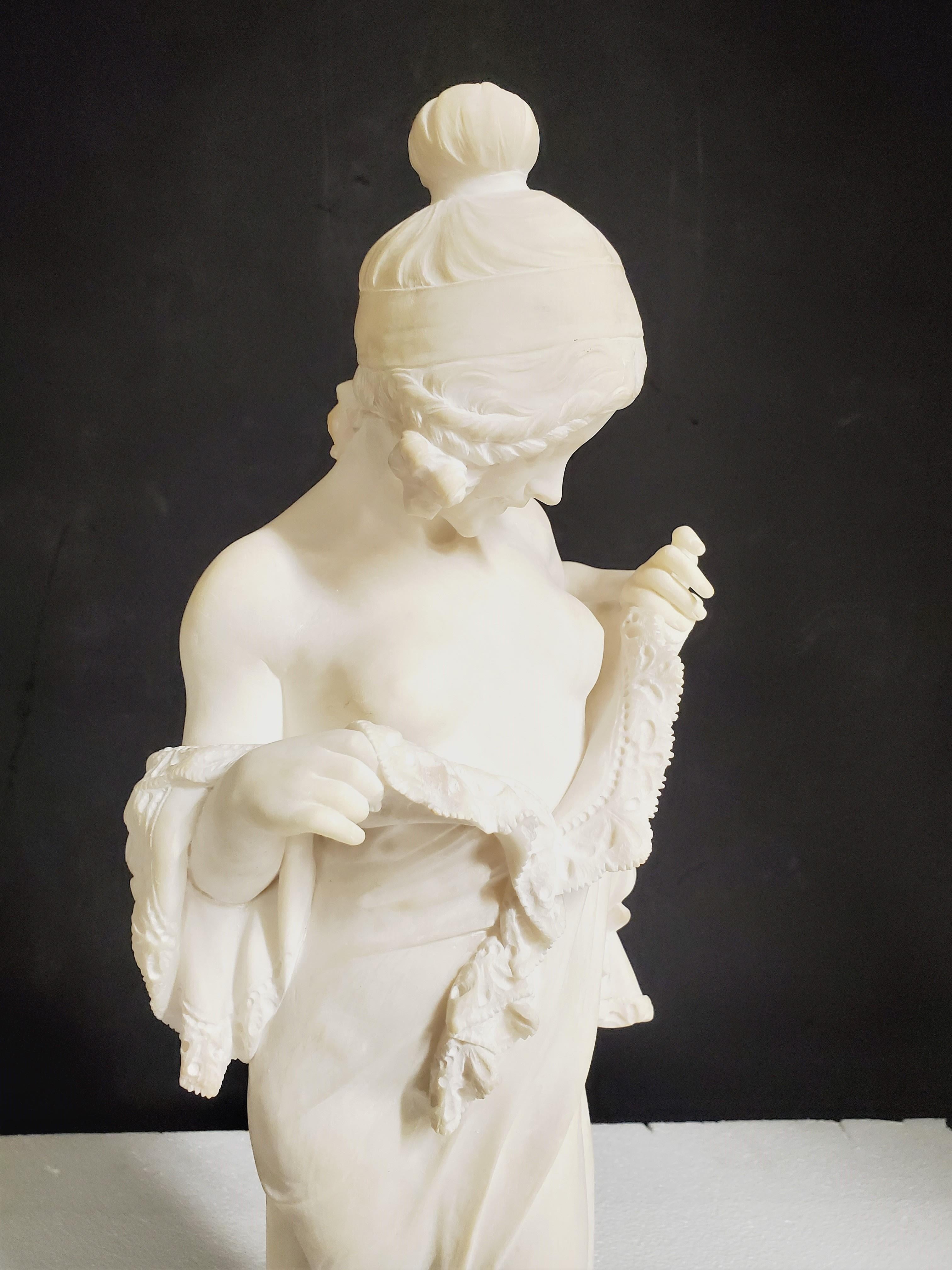 Intagliato a mano Una bella scultura originale di donna scolpita a mano firmata F. Vichi in vendita