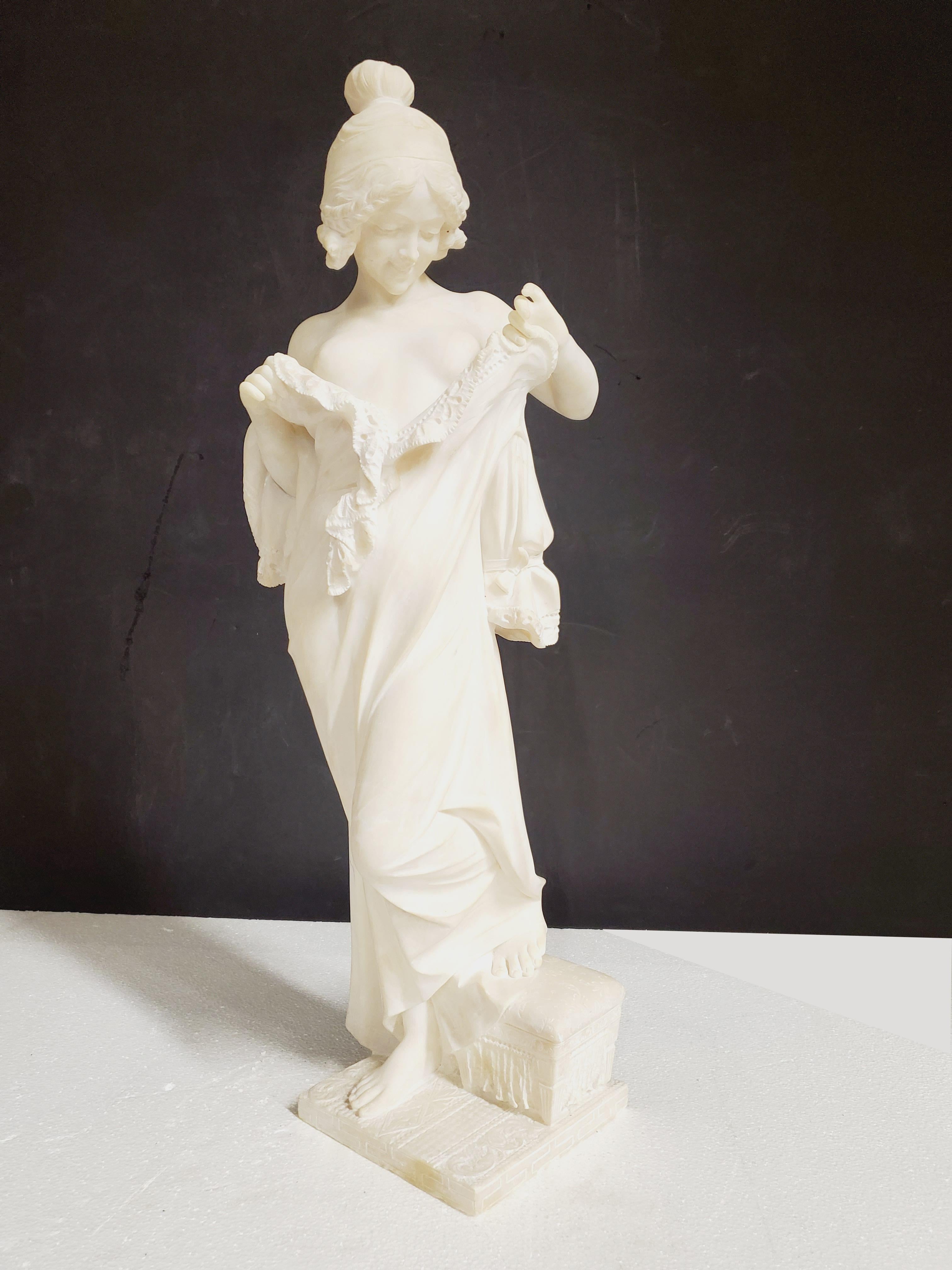 Alabastro Una bella scultura originale di donna scolpita a mano firmata F. Vichi in vendita