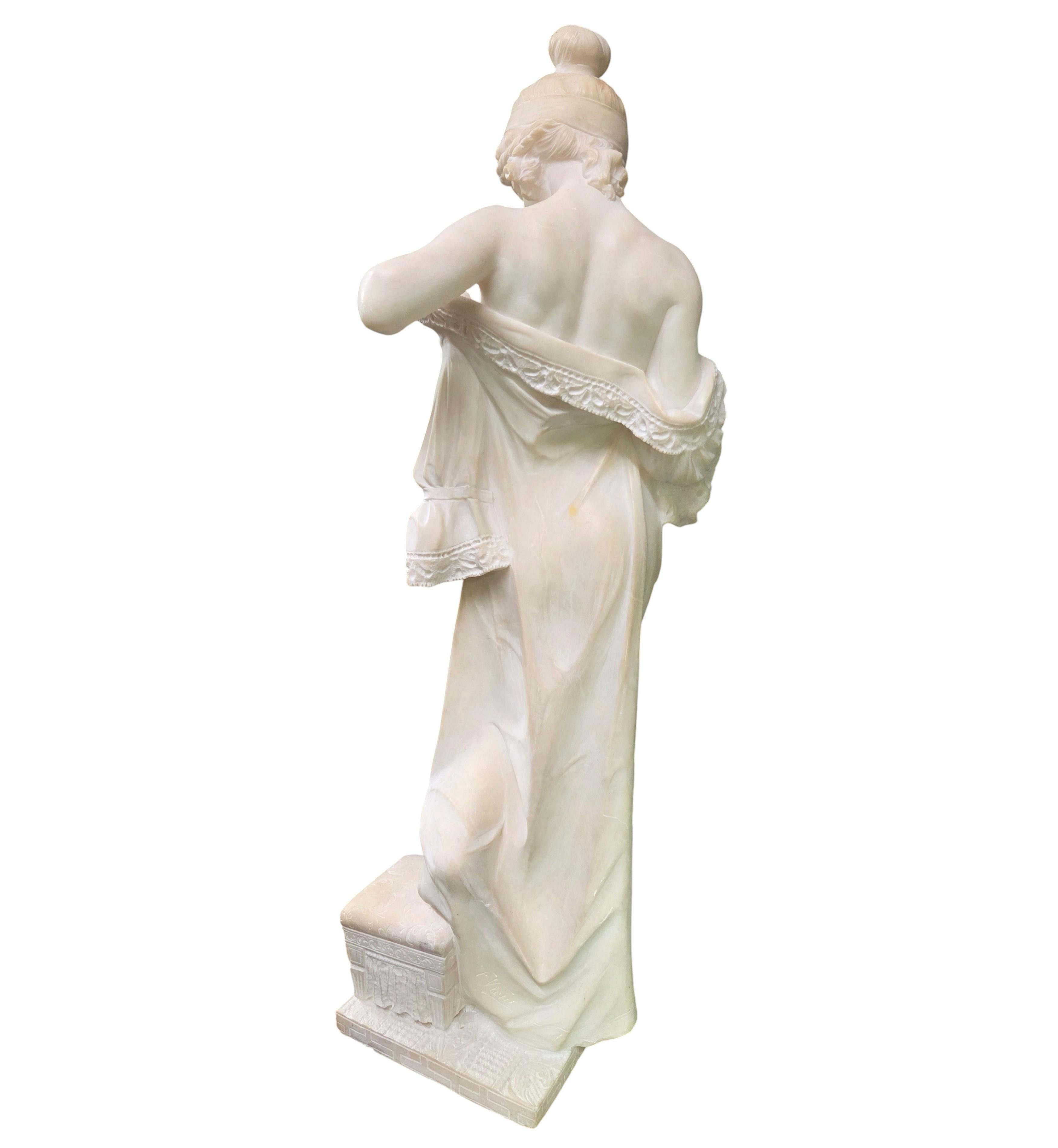 Una bella scultura originale di donna scolpita a mano firmata F. Vichi in vendita 1