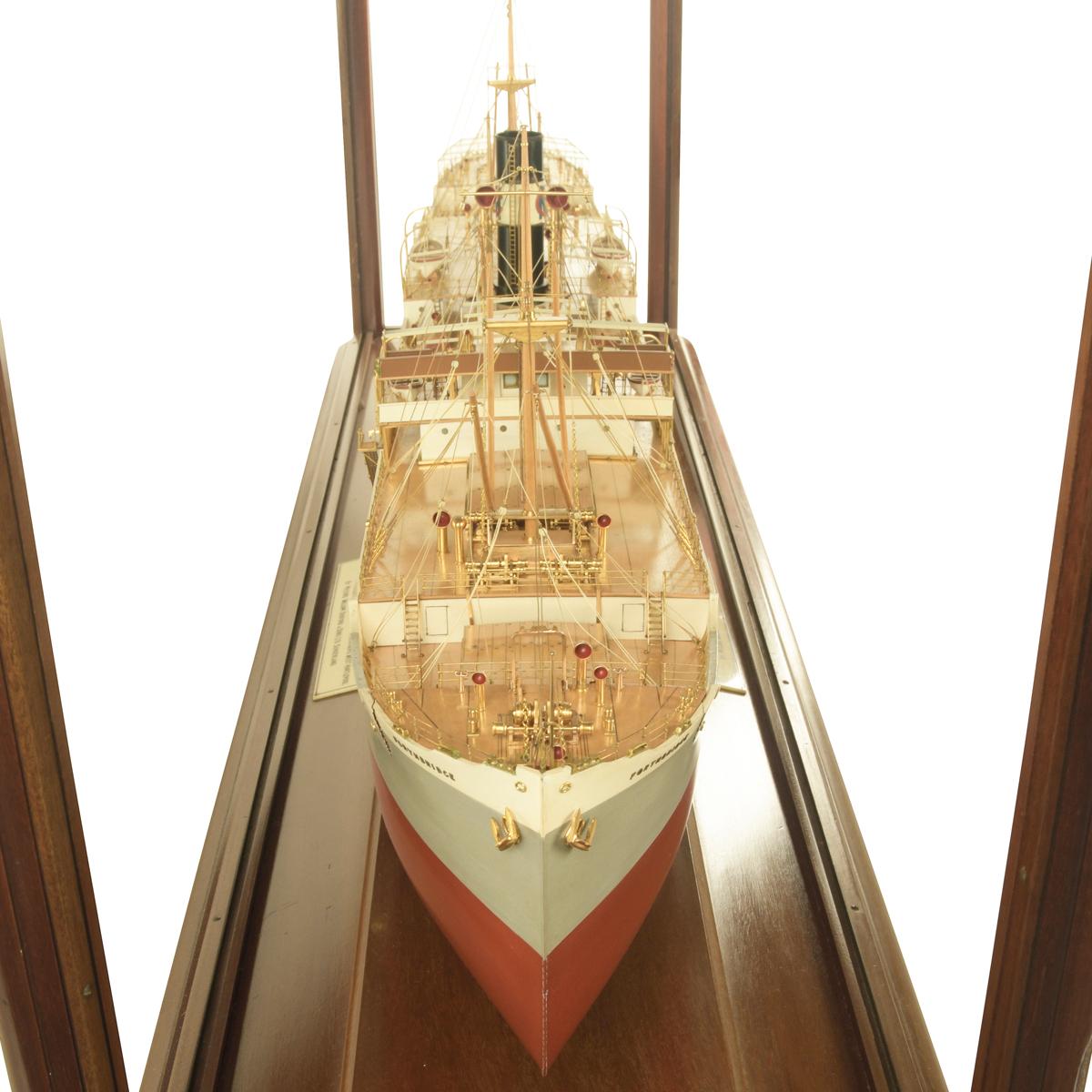 Fine Owner’s Model of the Freighter S.S. Forthbridge 10